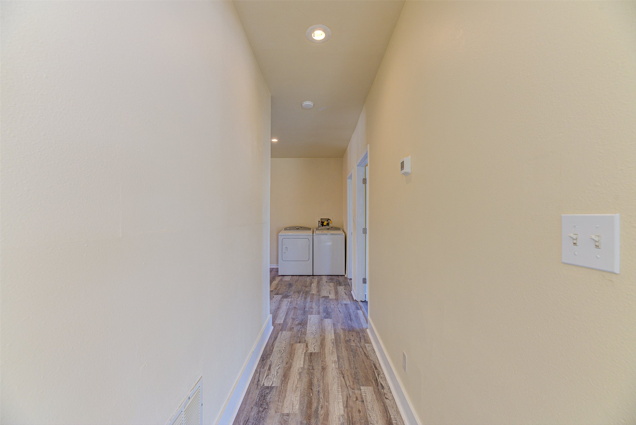 420 Knight Street Property Photo 5