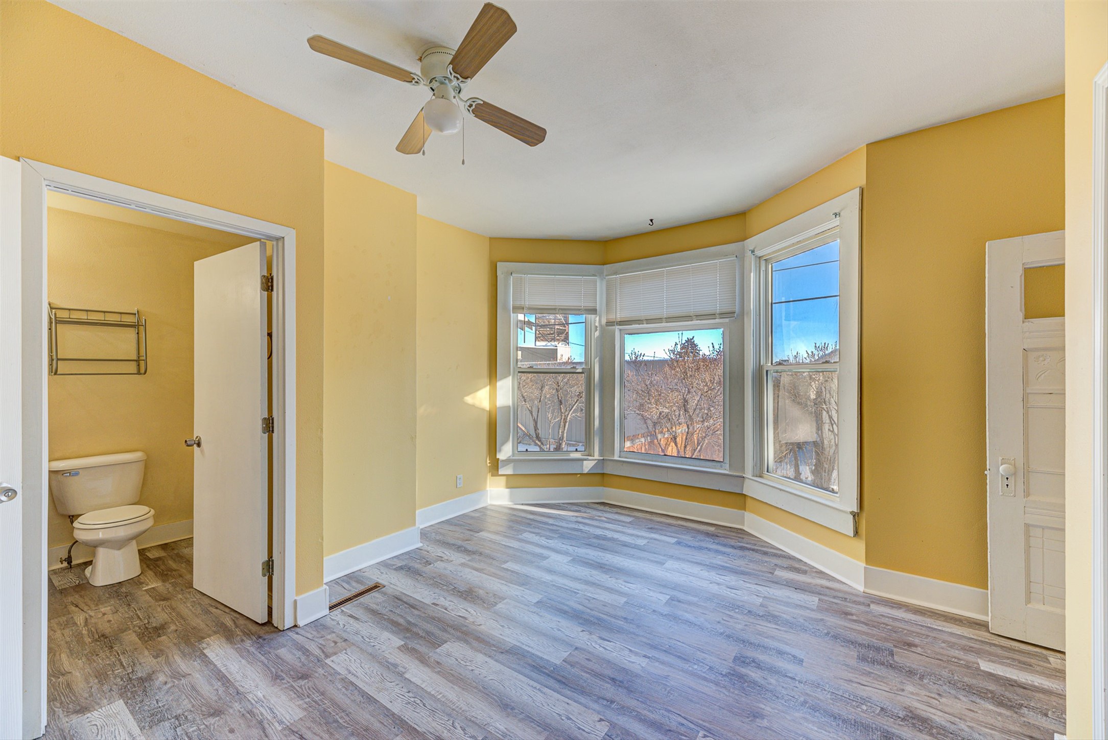 420 Knight Street Property Photo 11
