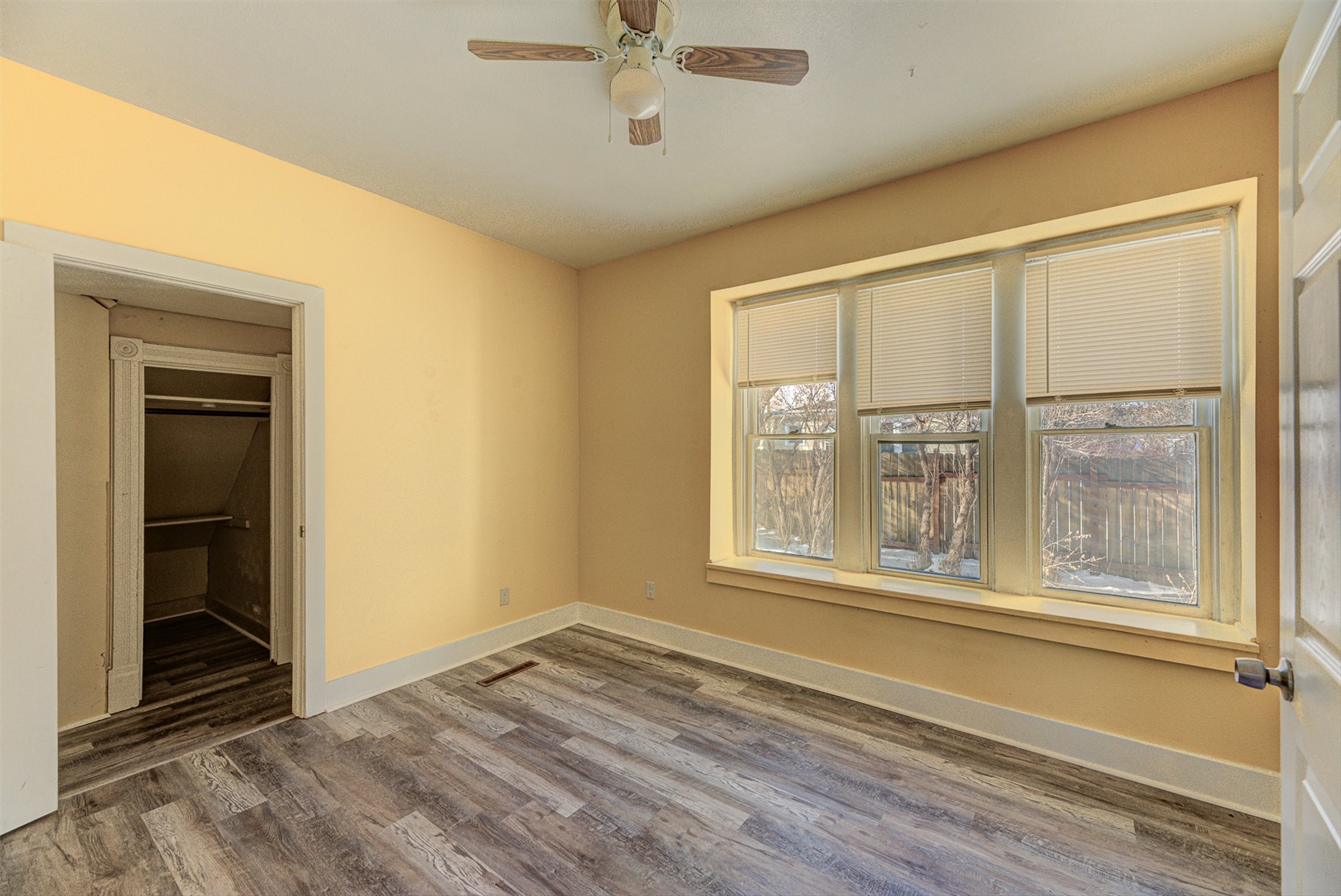 420 Knight Street Property Photo 16