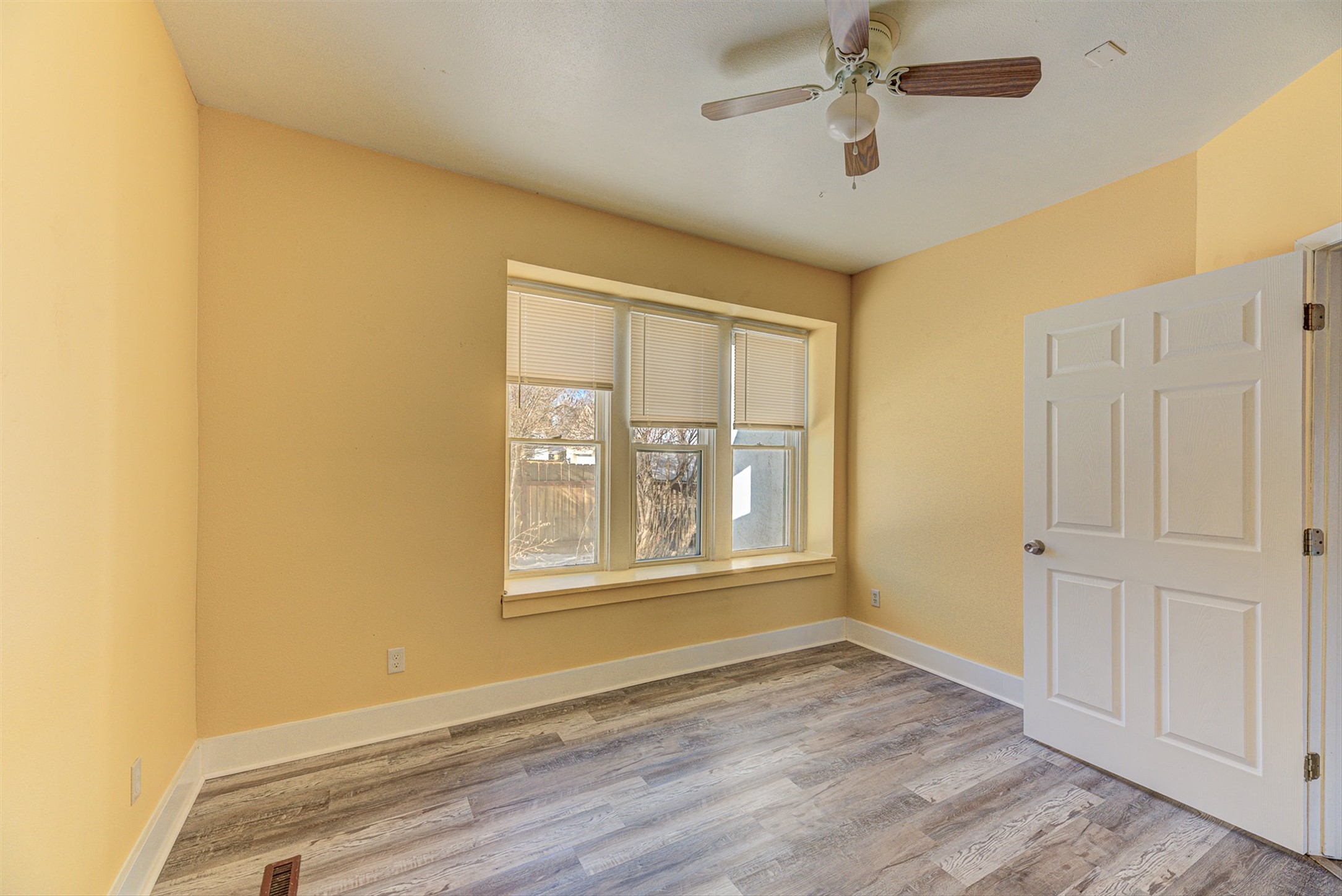 420 Knight Street Property Photo 17