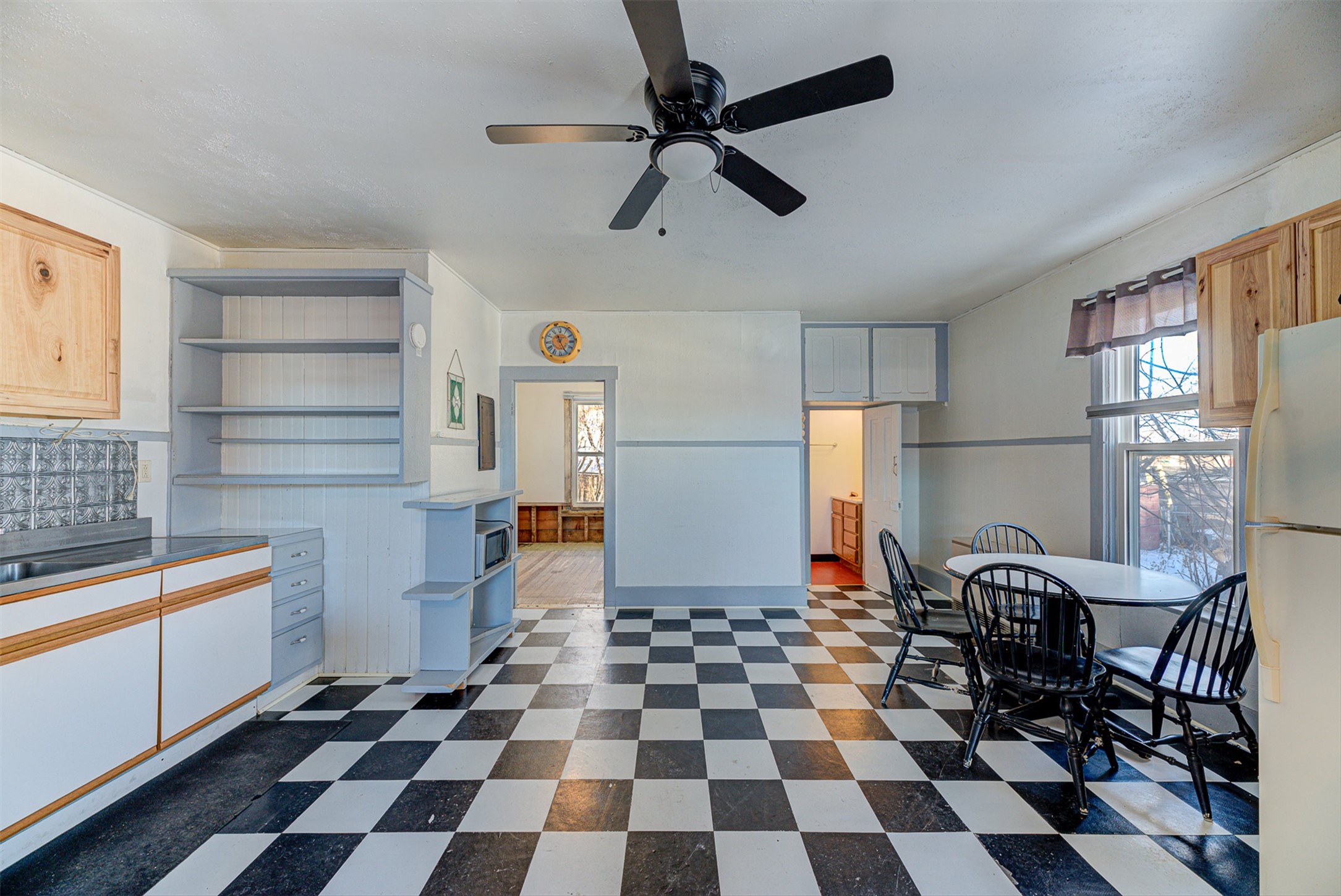420 Knight Street Property Photo 22