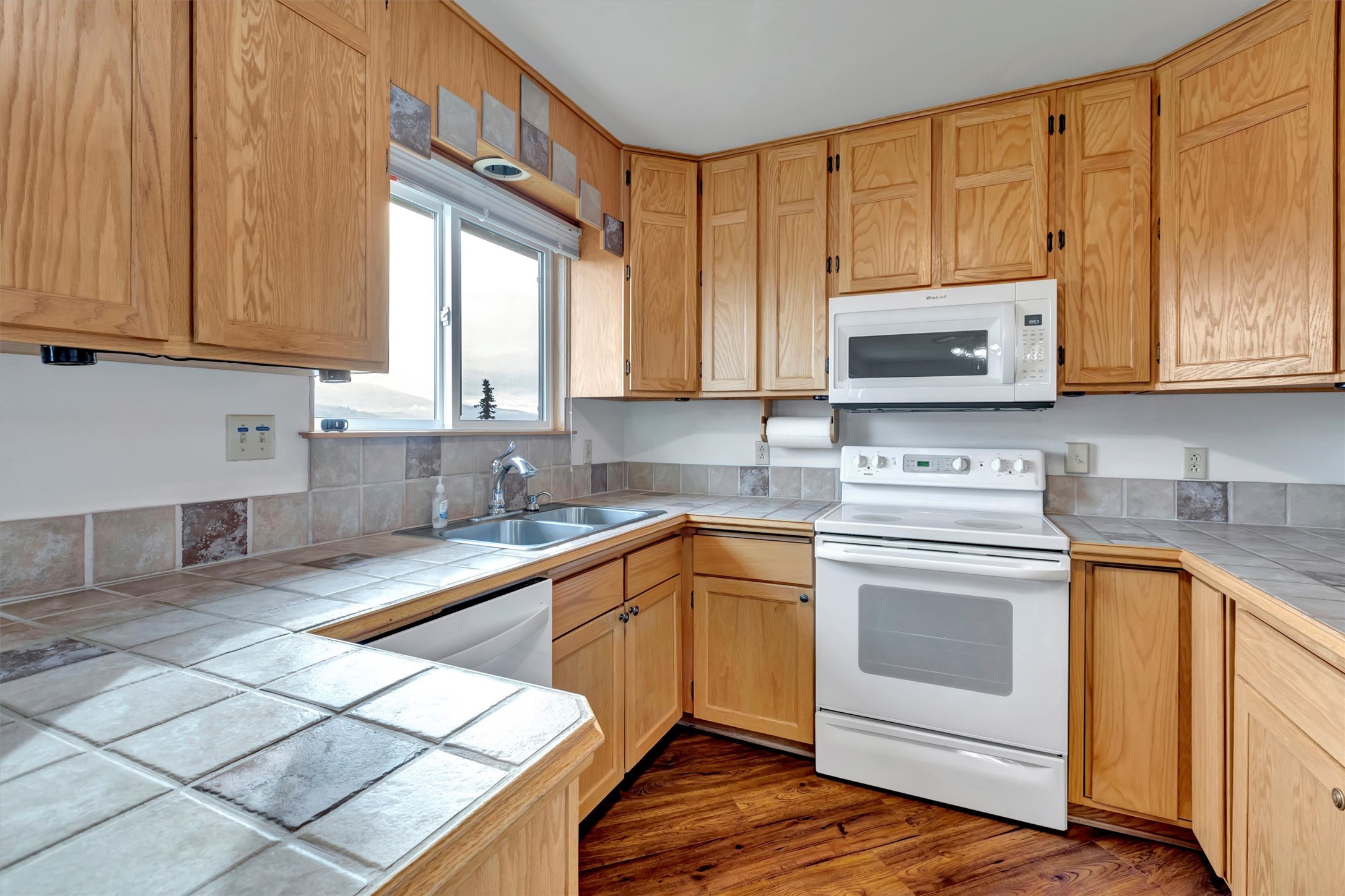 129 Cascade Street Property Photo 6
