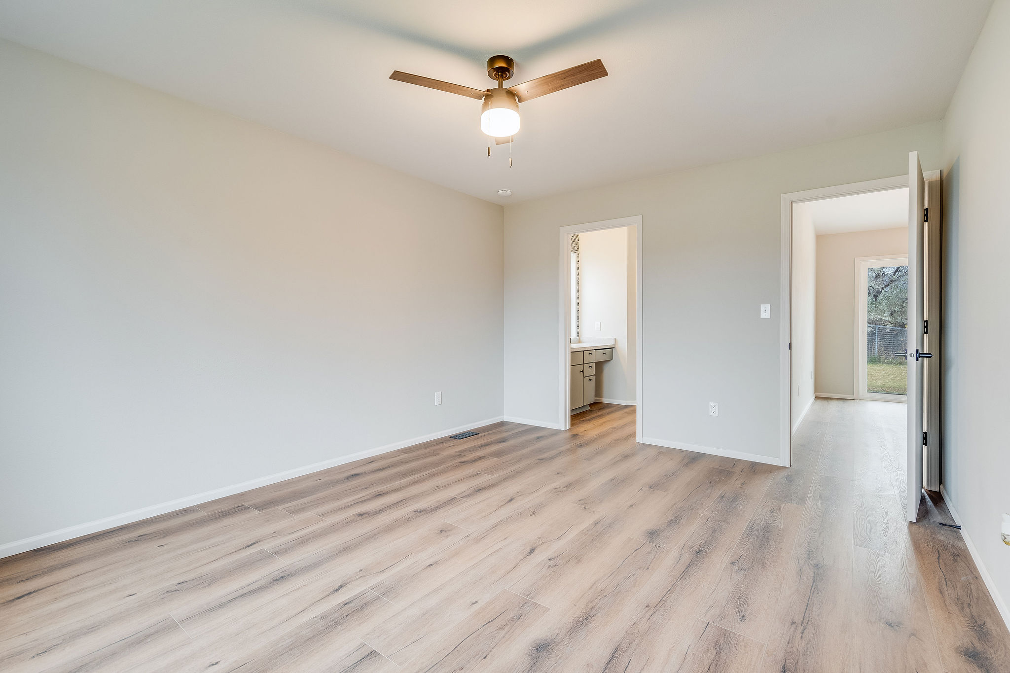 2148 S Woodland Drive Property Photo 15