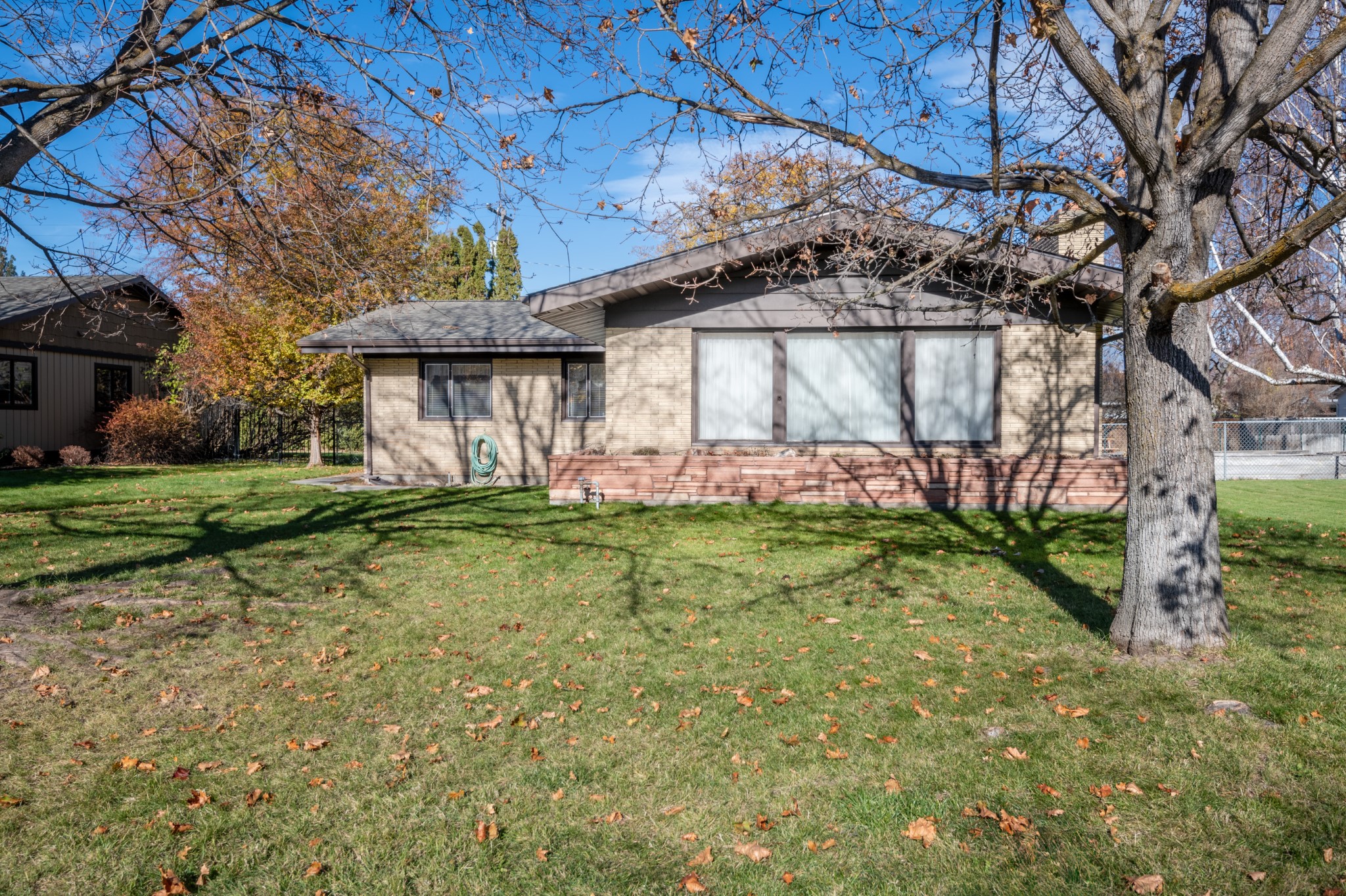 644 Beverly Avenue Property Photo 11
