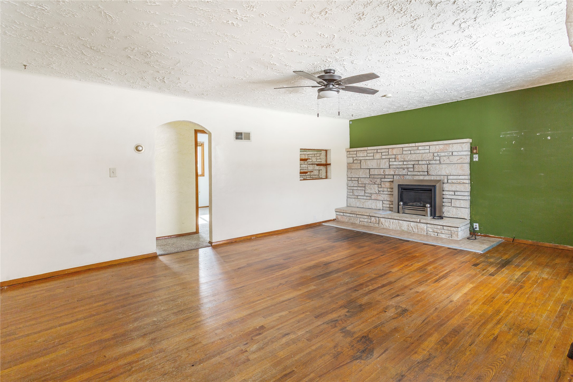 1950 Wall Street Property Photo 4