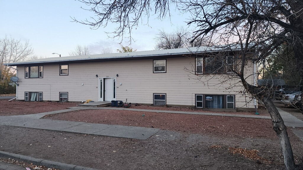 321 1st Avenue W Property Photo 1