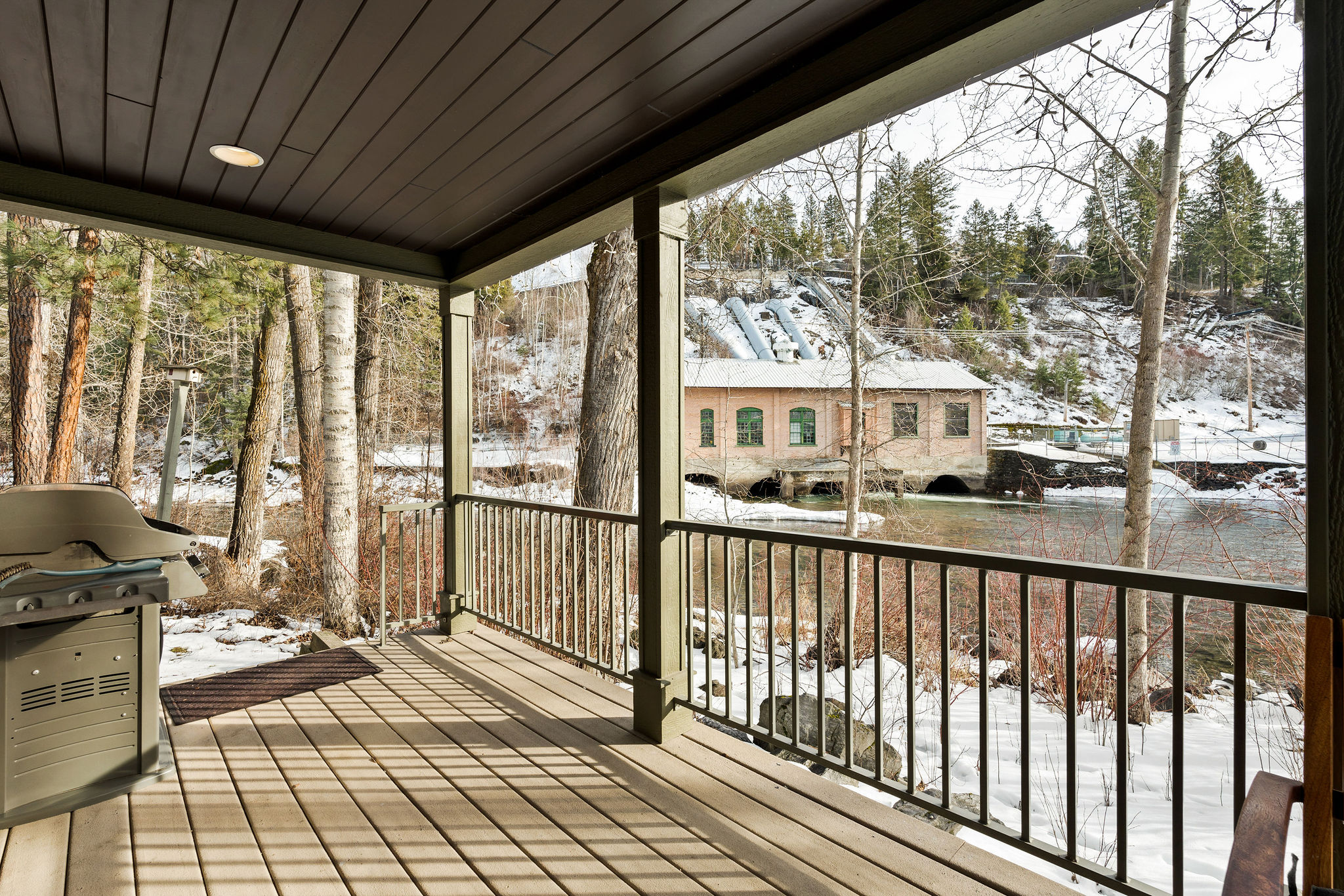 305 Bridge Street Property Photo 5