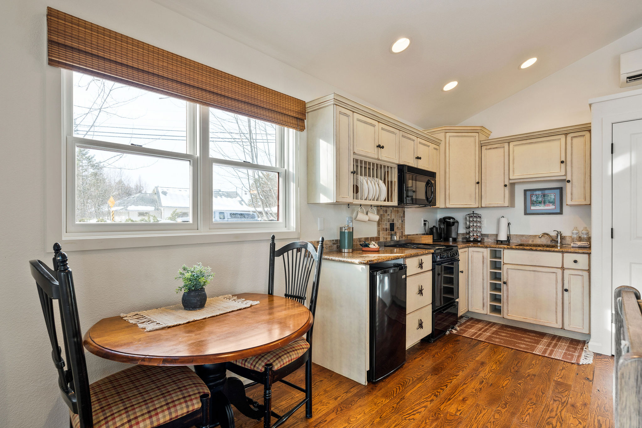 305 Bridge Street Property Photo 11