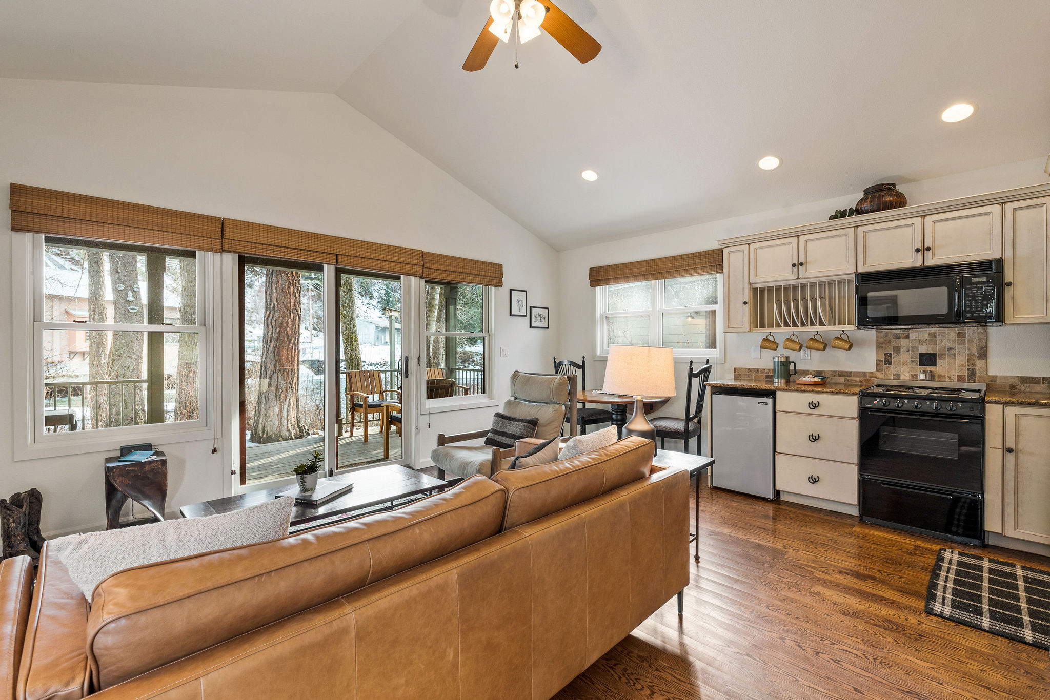 305 Bridge Street Property Photo 17