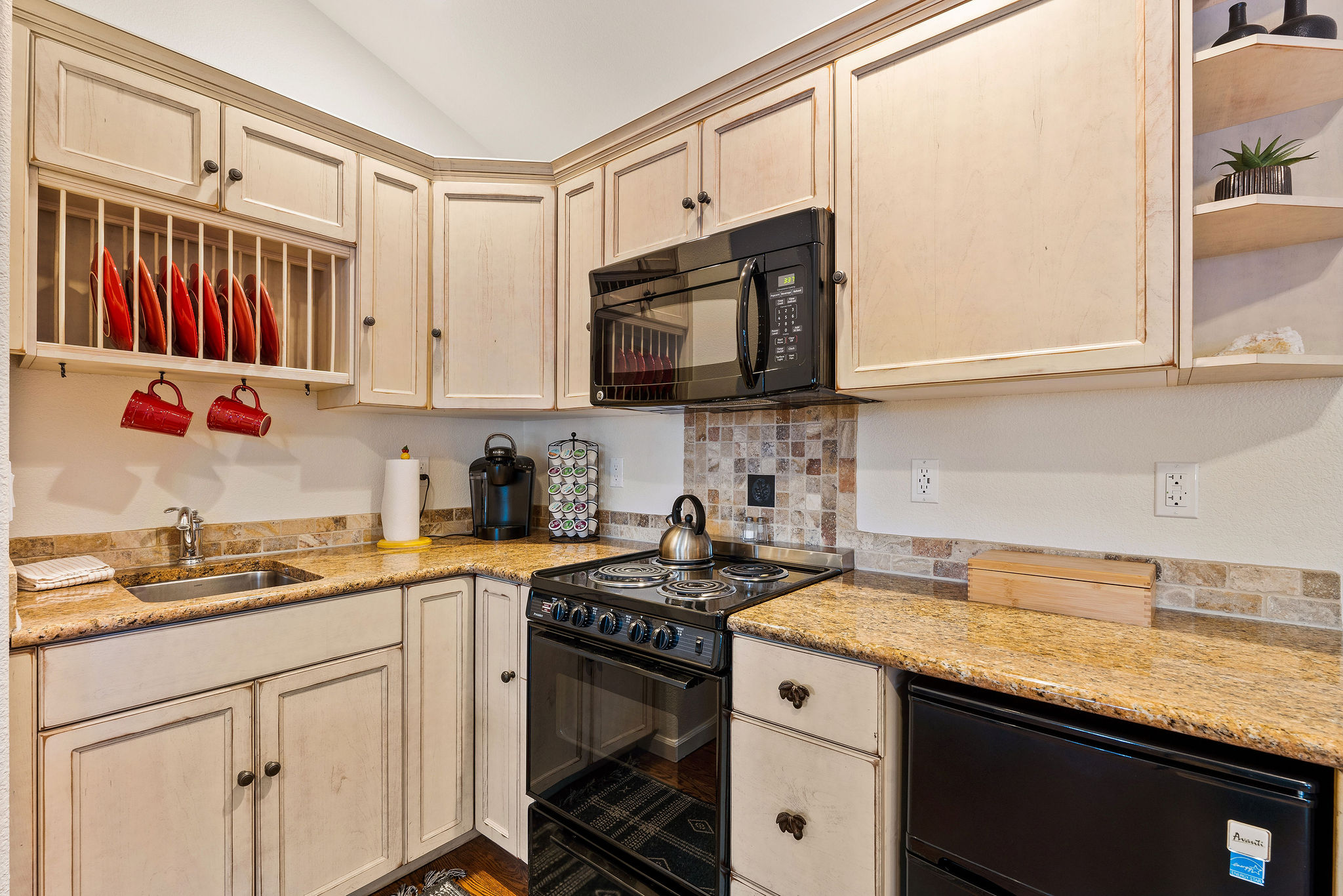 305 Bridge Street Property Photo 44