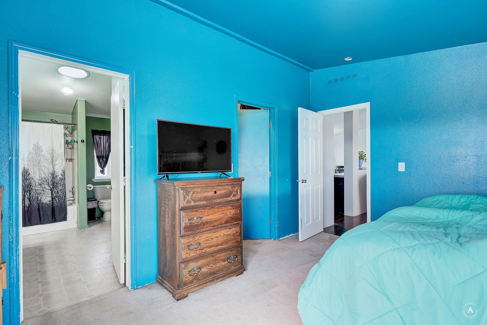 6594 And 6410 Collins Drive Property Photo 38