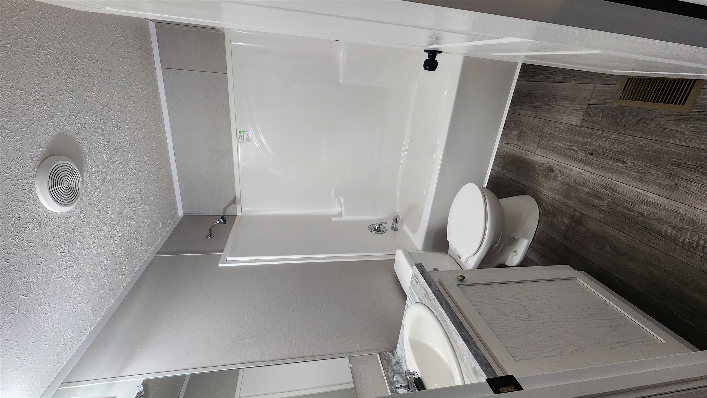 1805 Joslyn Street 26 Property Photo 3