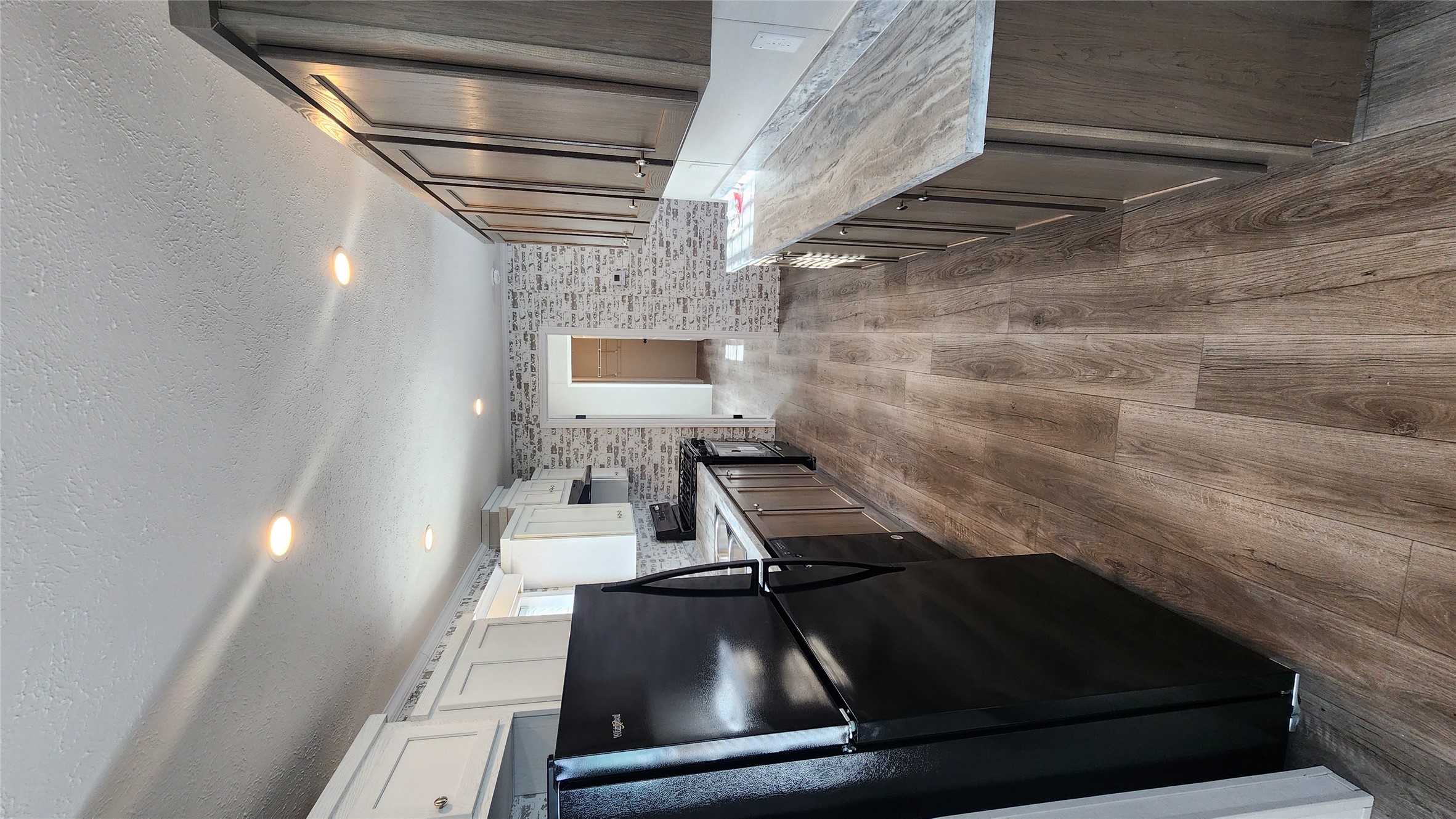 1805 Joslyn Street 26 Property Photo 4