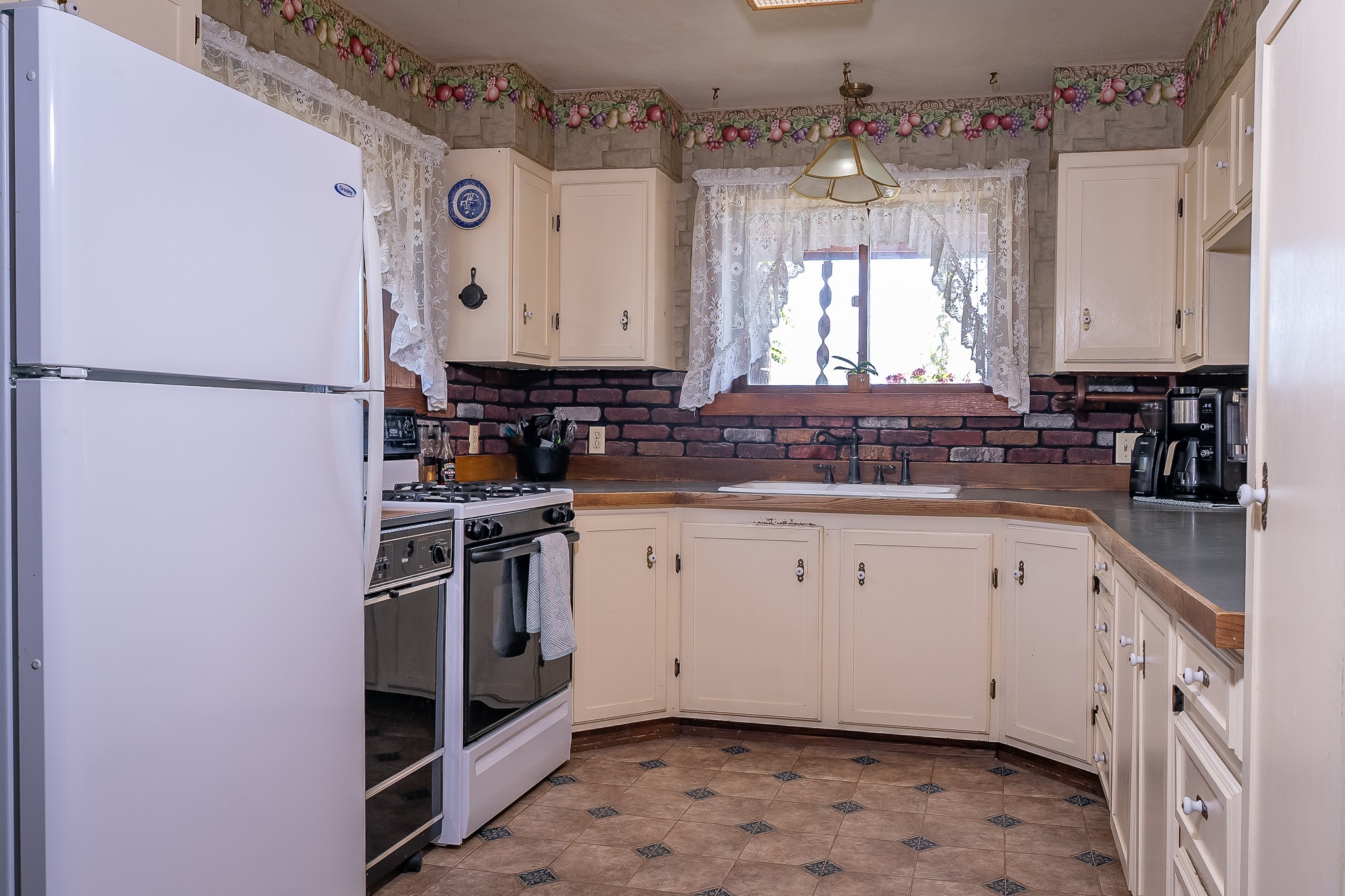 4 Courtier Road Property Photo 97