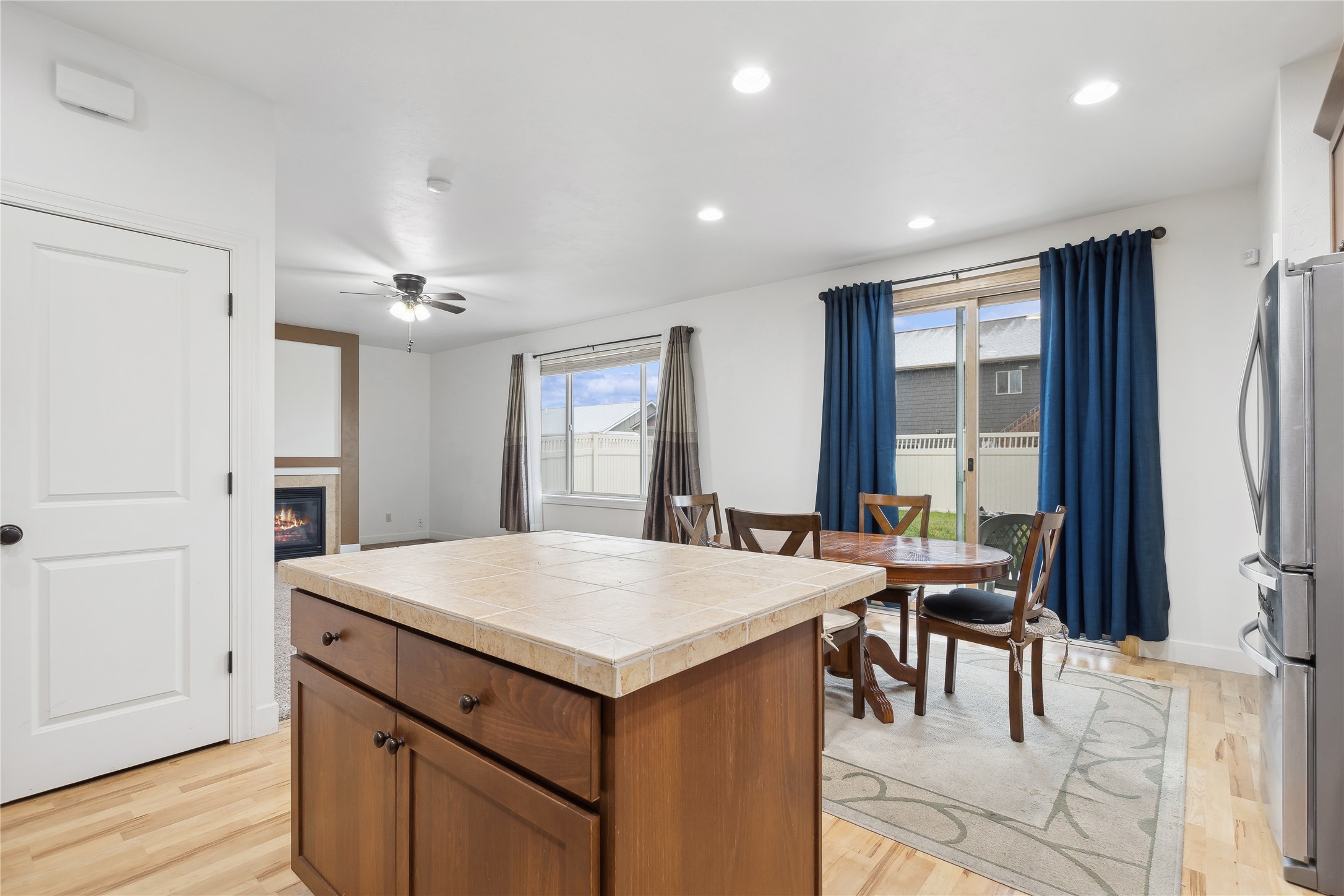 208 Weimar Way Property Photo 11