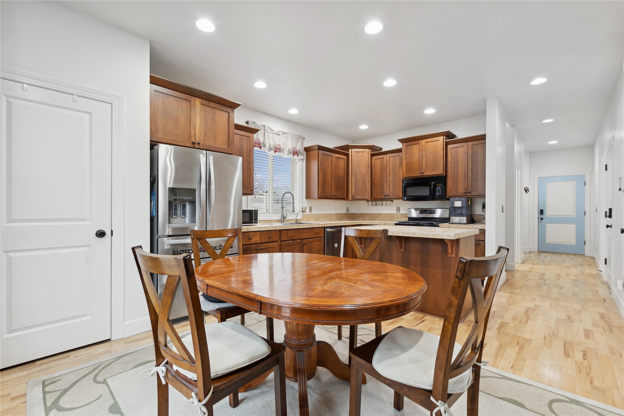 208 Weimar Way Property Photo 14