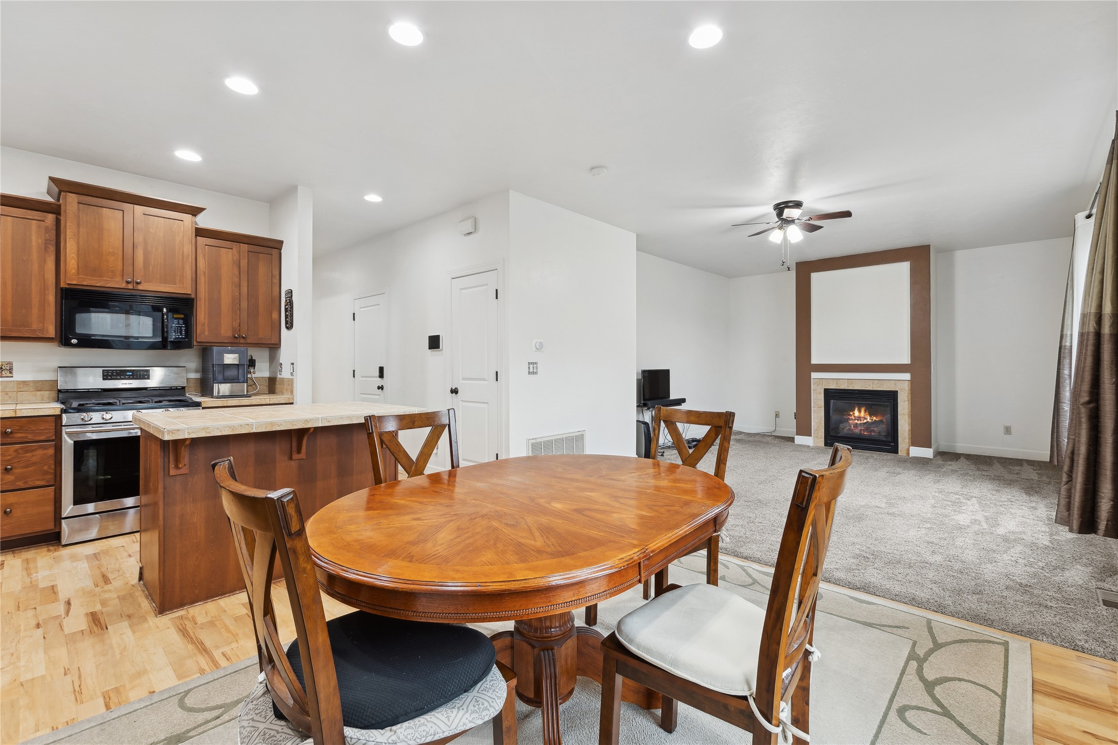 208 Weimar Way Property Photo 15
