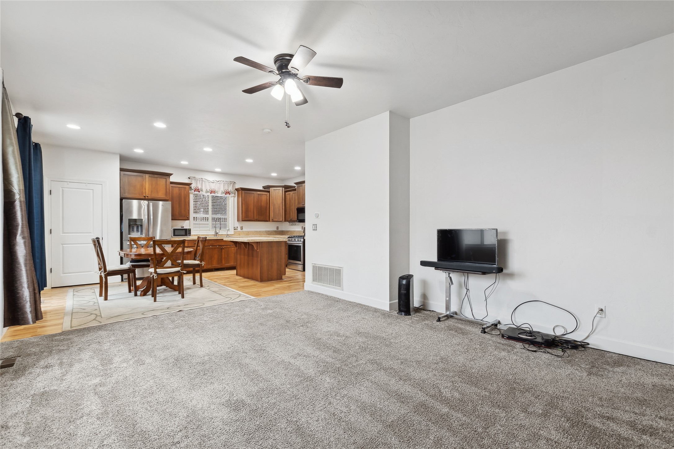 208 Weimar Way Property Photo 20