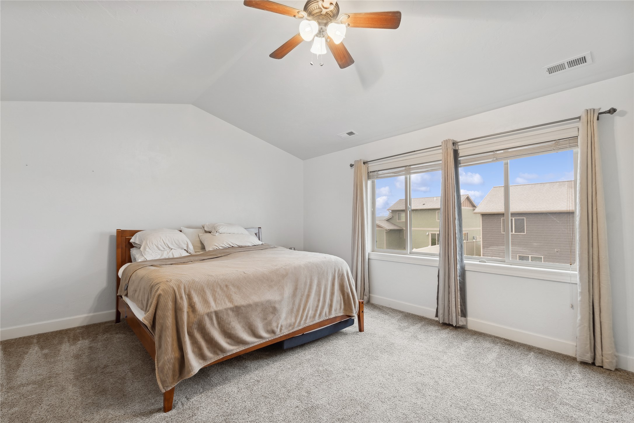 208 Weimar Way Property Photo 22