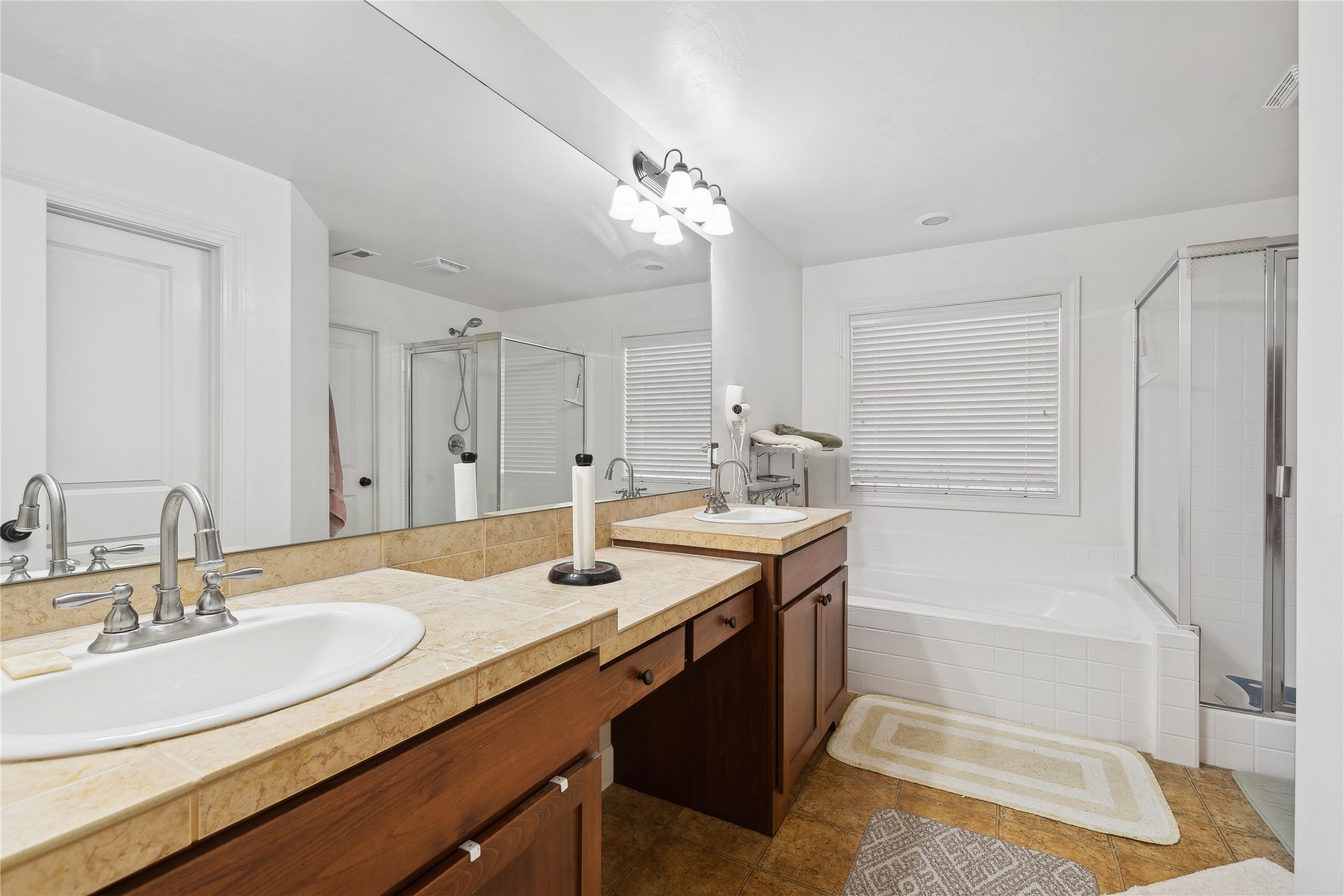 208 Weimar Way Property Photo 24