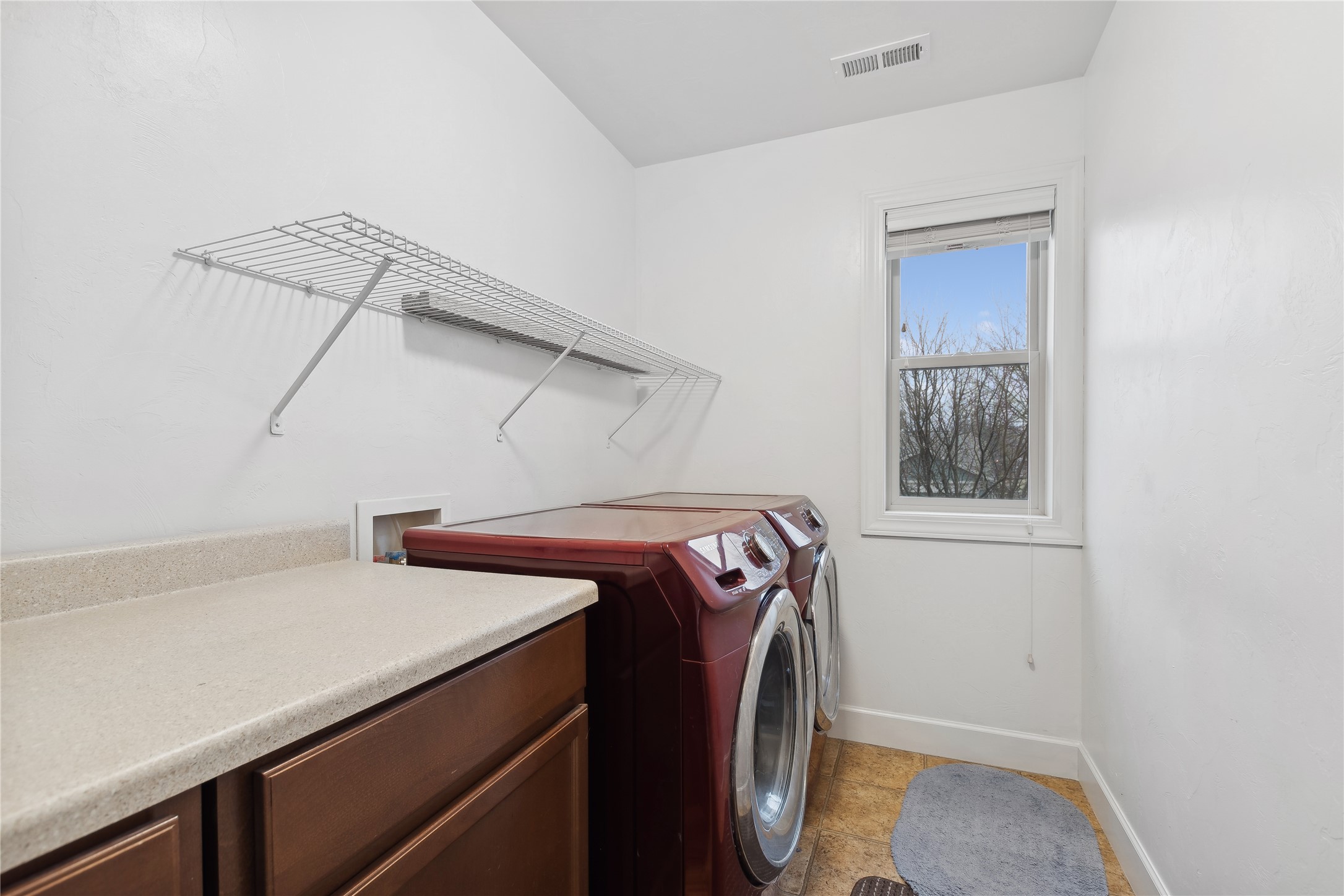 208 Weimar Way Property Photo 29