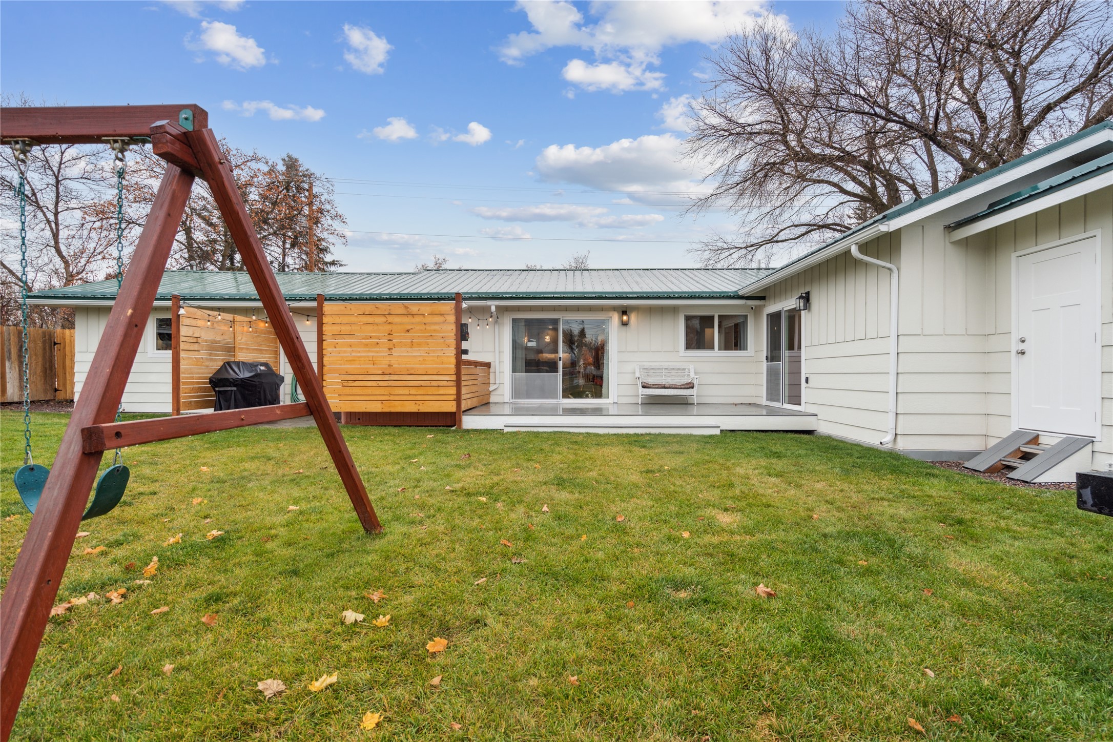 1046 6th Street W Property Photo 4