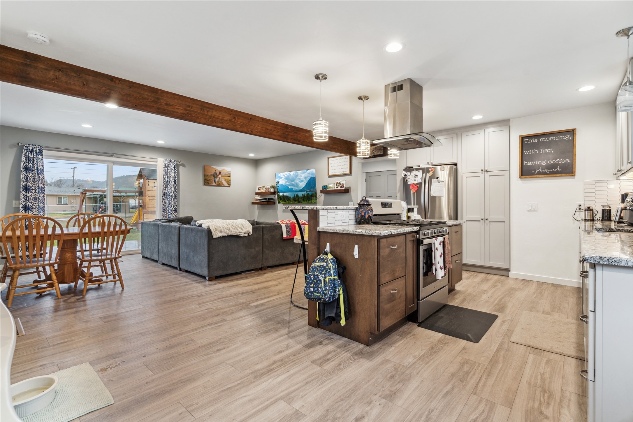 1046 6th Street W Property Photo 7