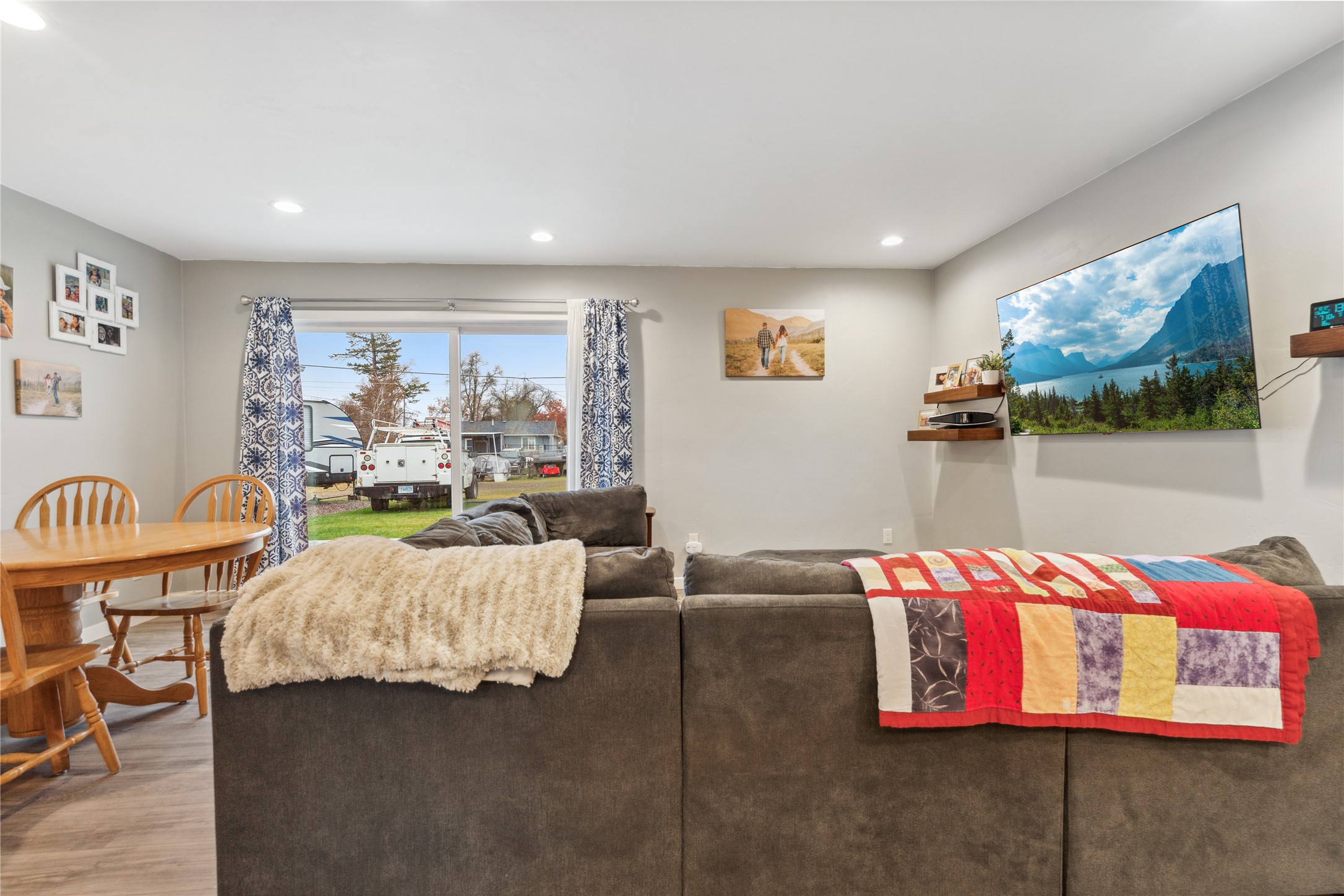 1046 6th Street W Property Photo 11