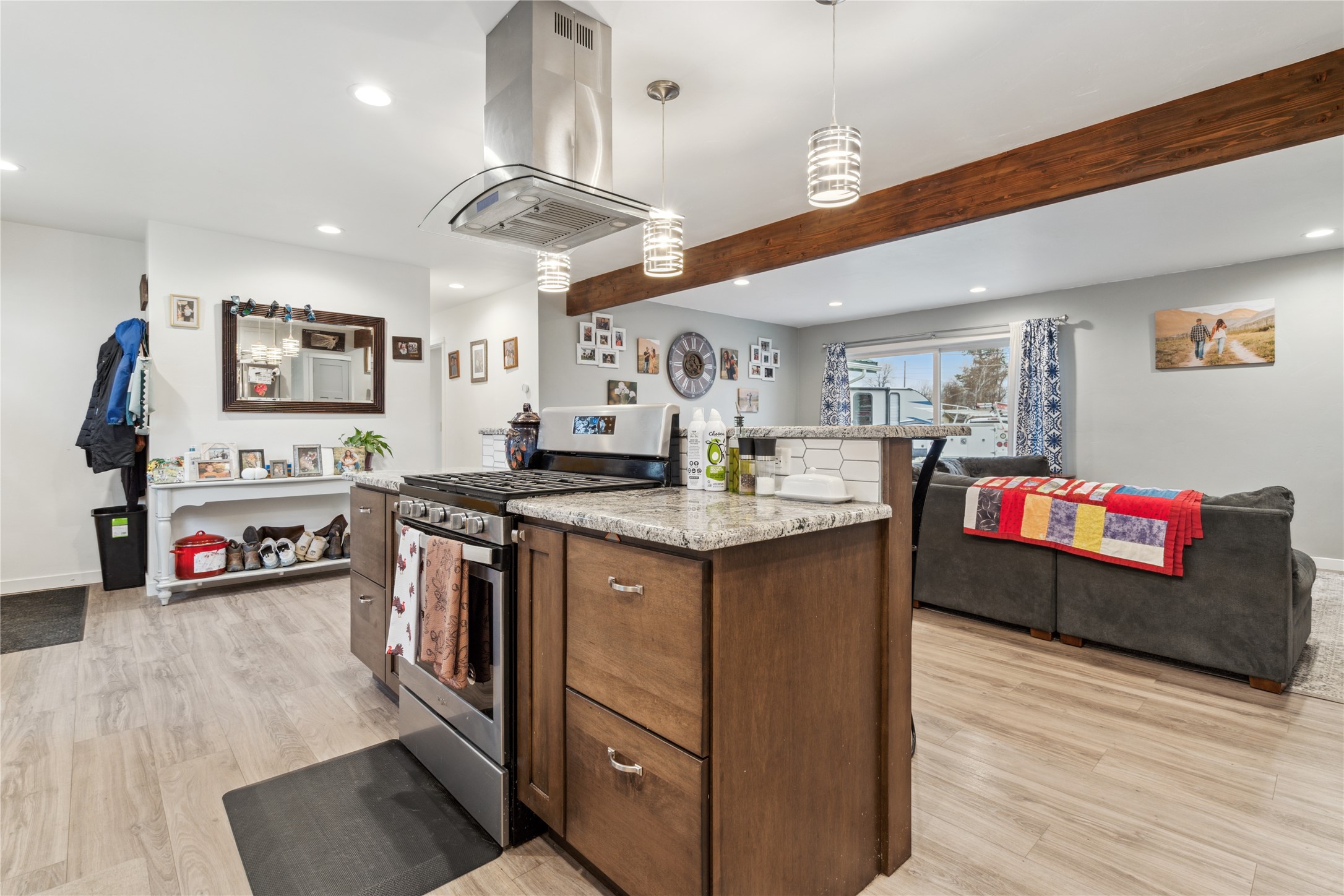 1046 6th Street W Property Photo 12