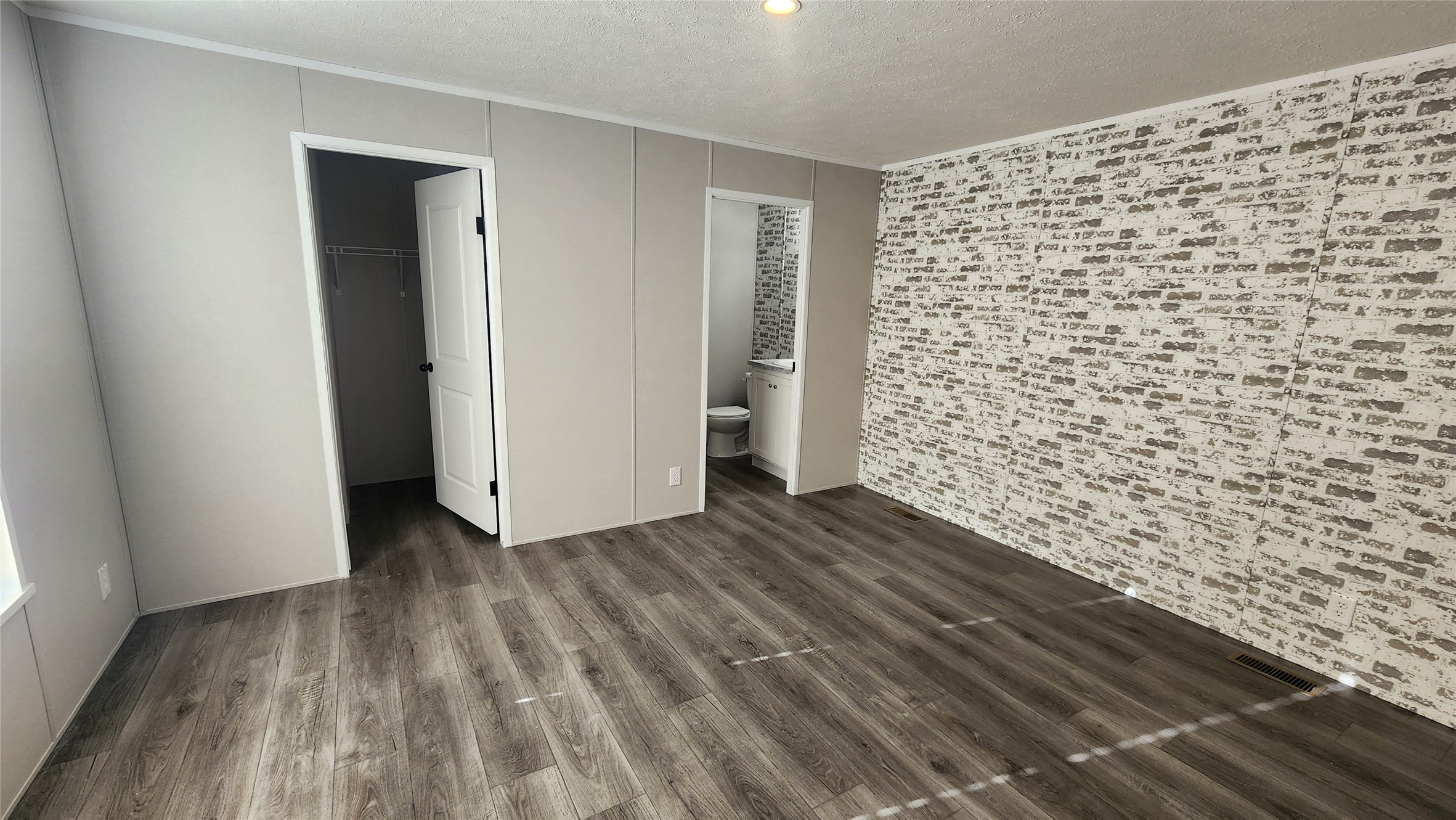 1805 Joslyn Street 18 Property Photo 2