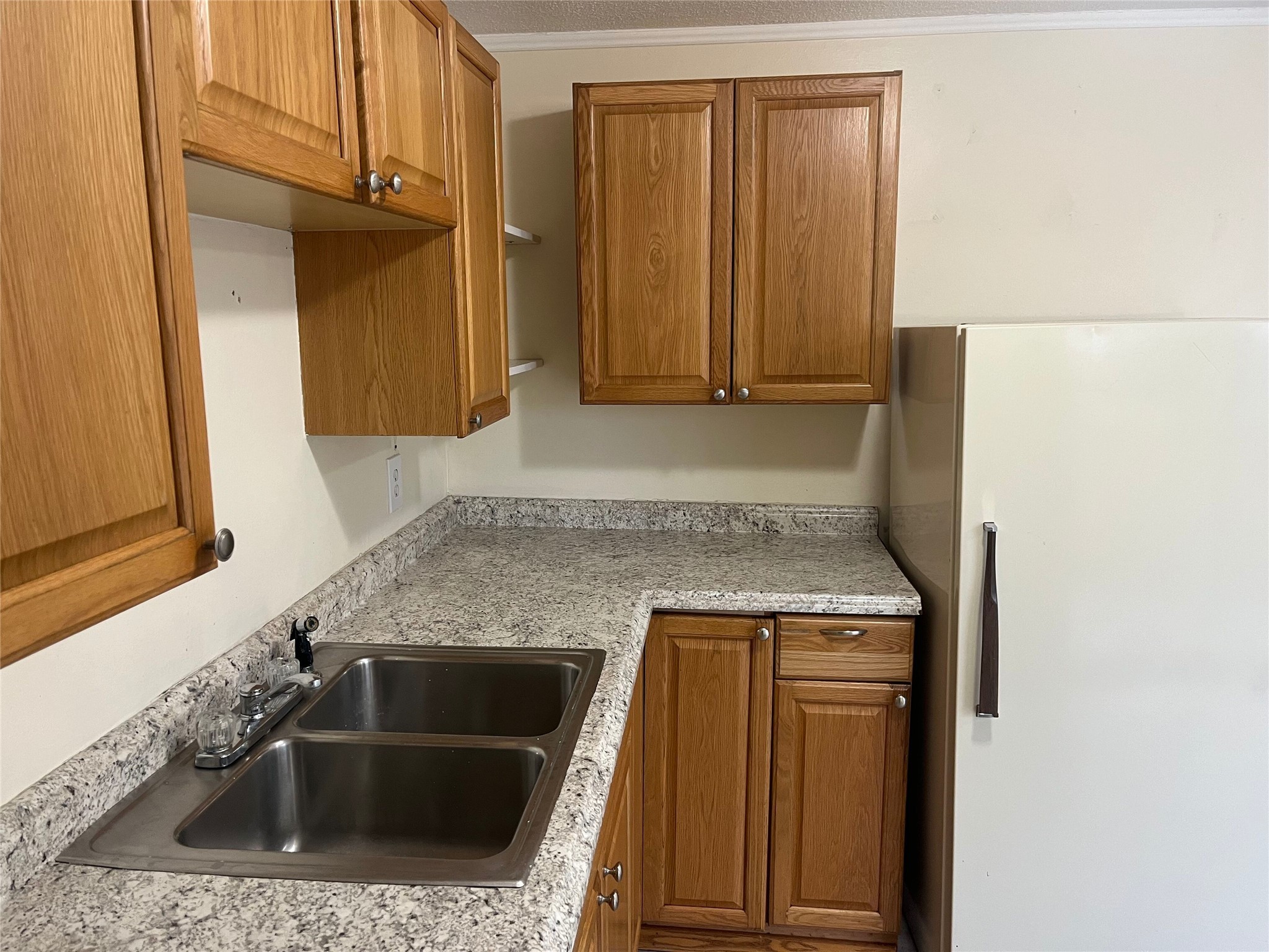 2210 Benton Avenue Property Photo 15