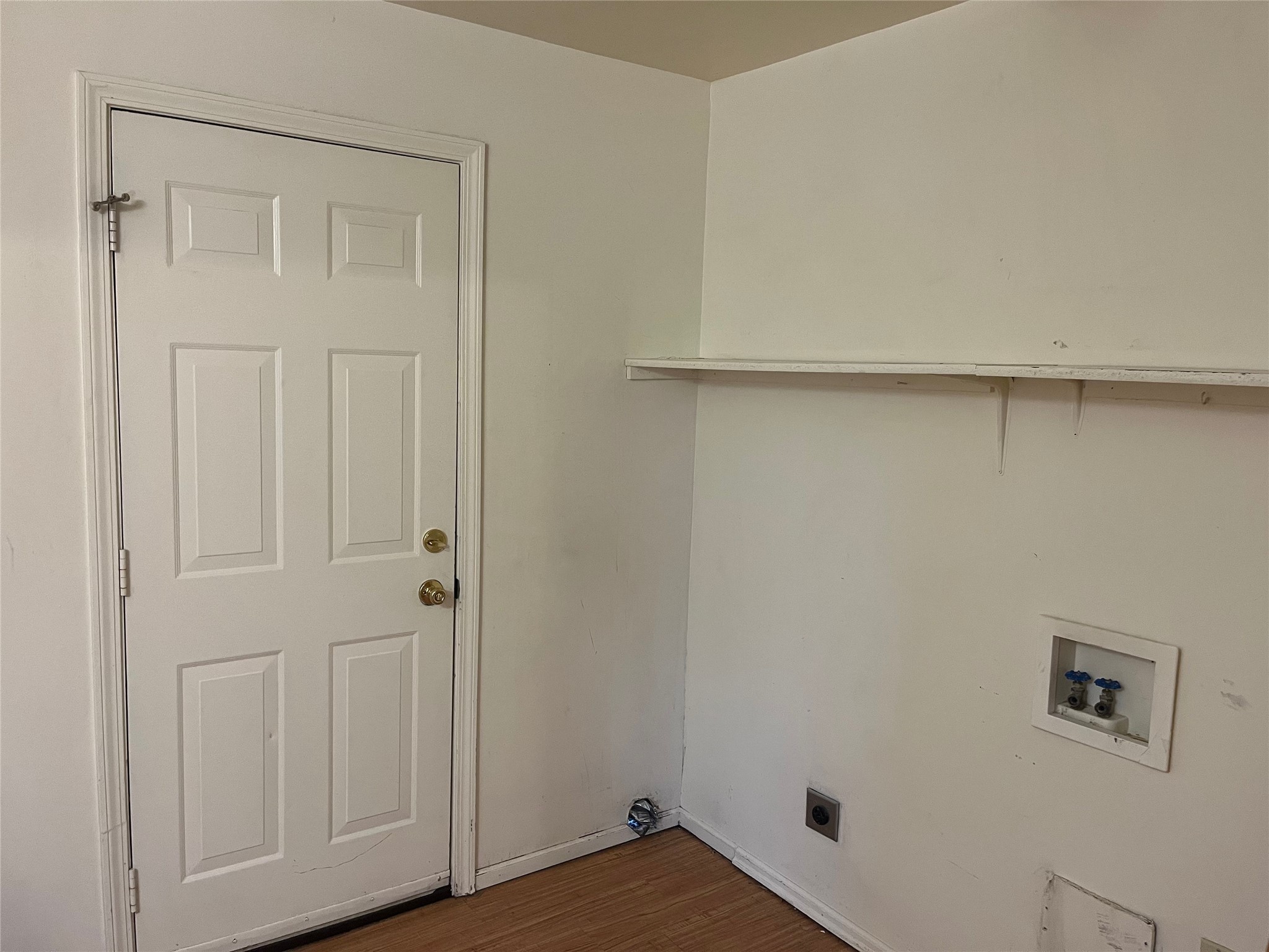 2210 Benton Avenue Property Photo 17