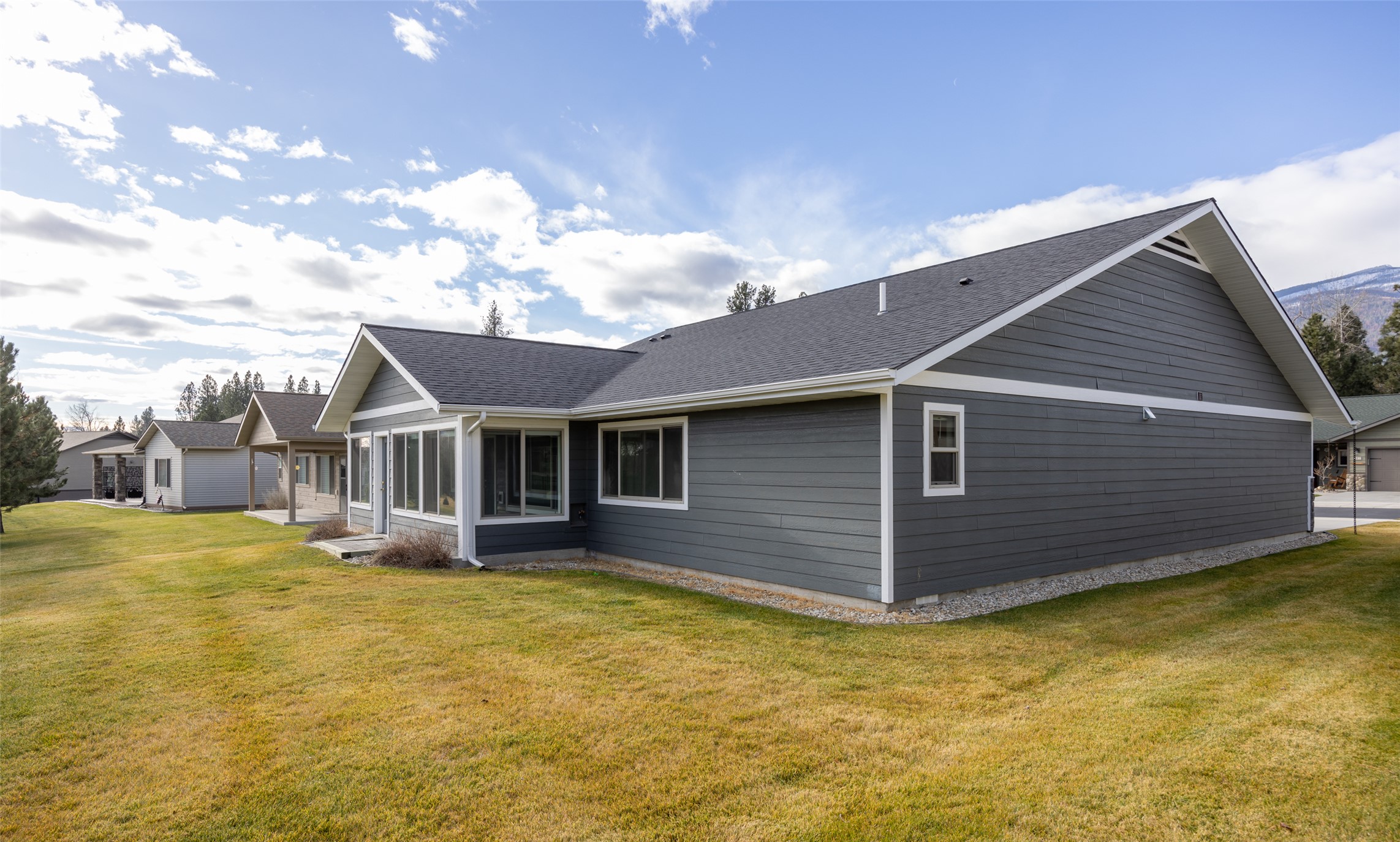 248 Village Parkway Property Photo 4