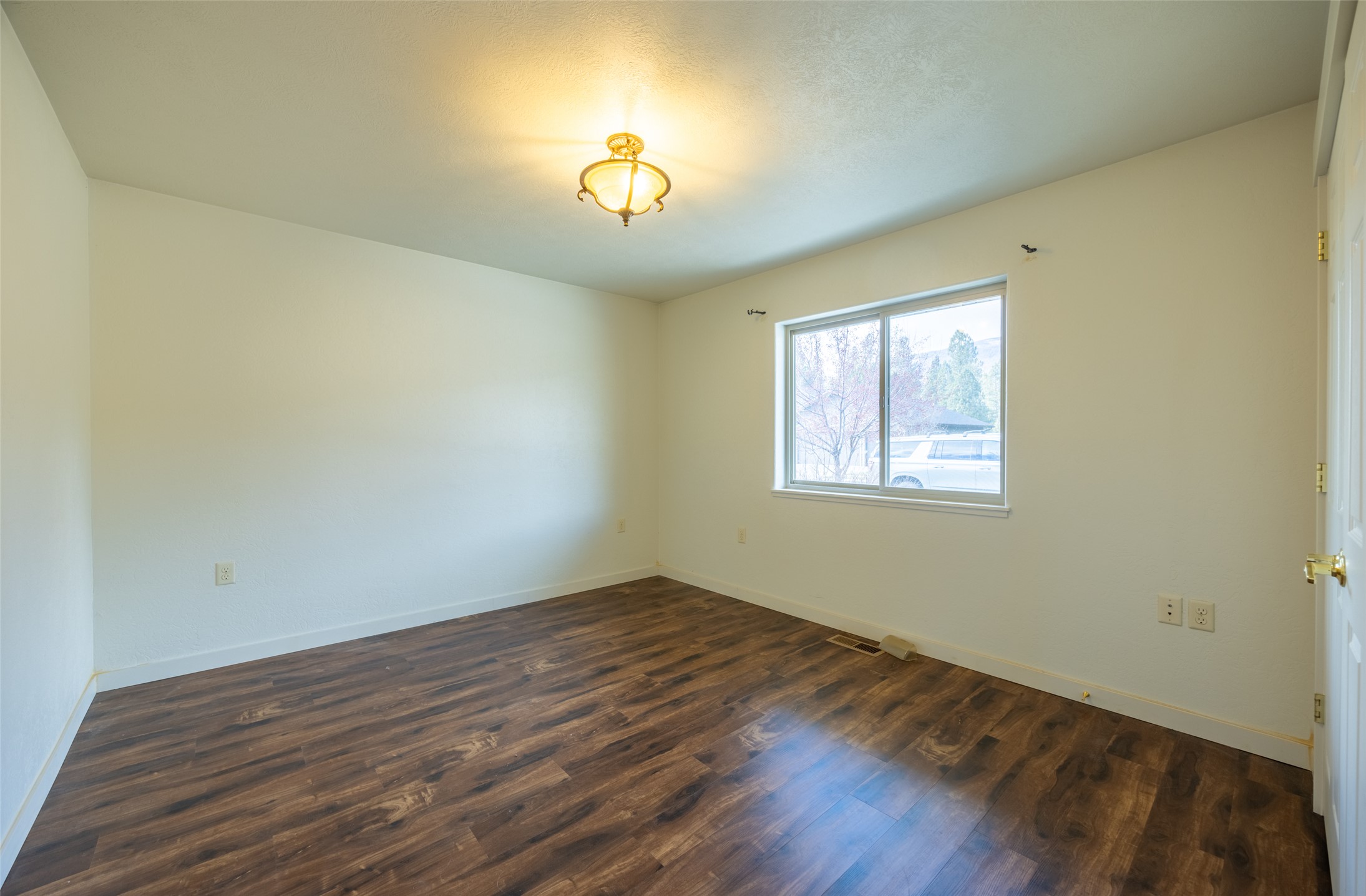 248 Village Parkway Property Photo 12