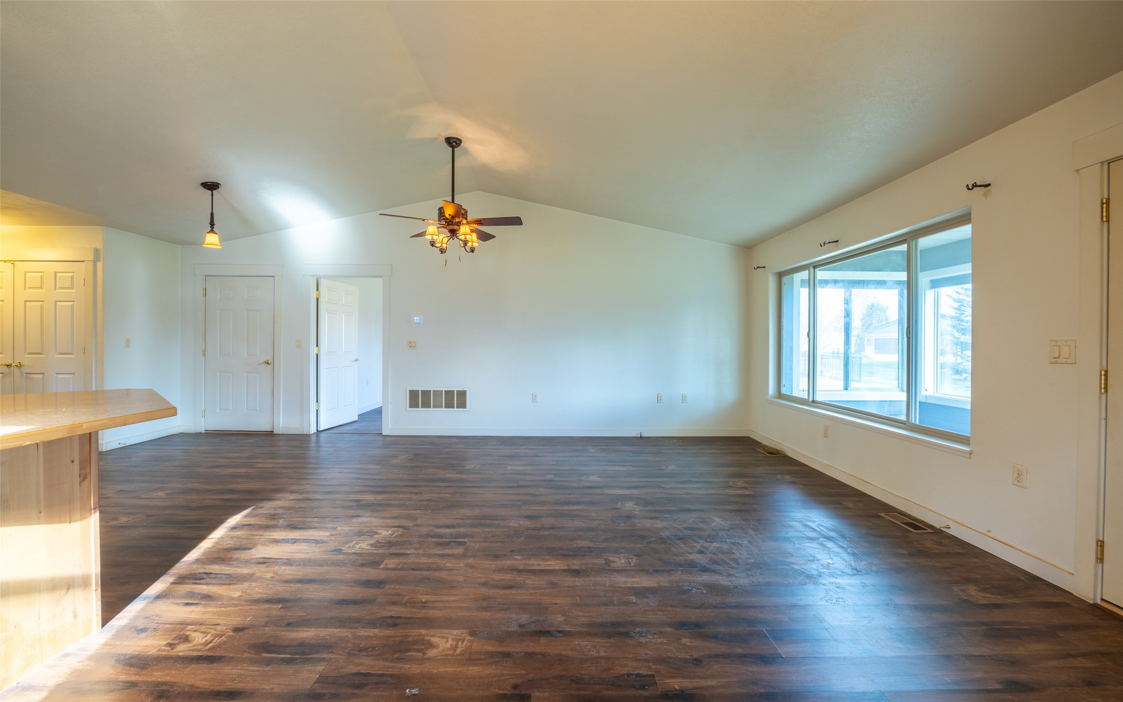 248 Village Parkway Property Photo 16