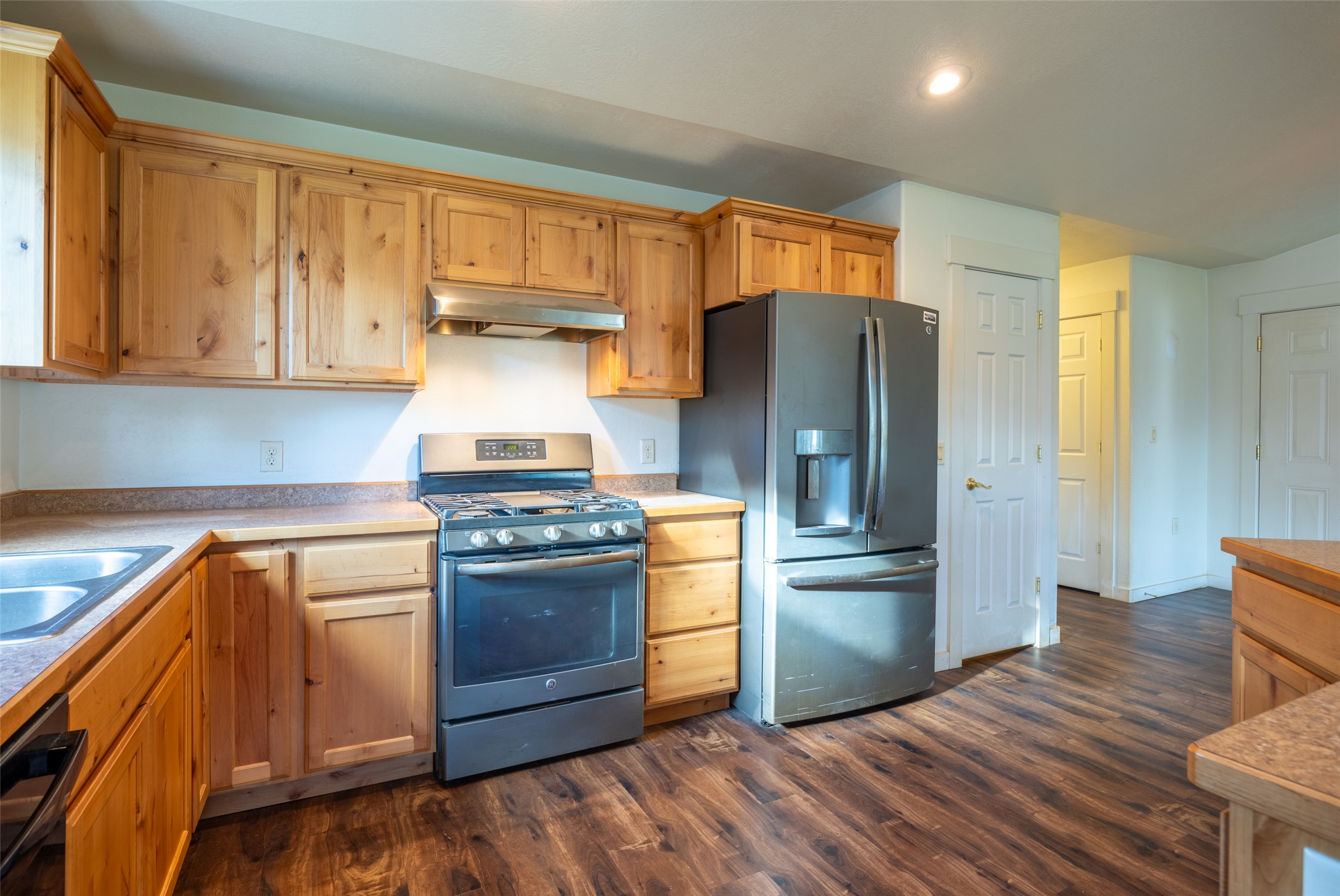 248 Village Parkway Property Photo 23