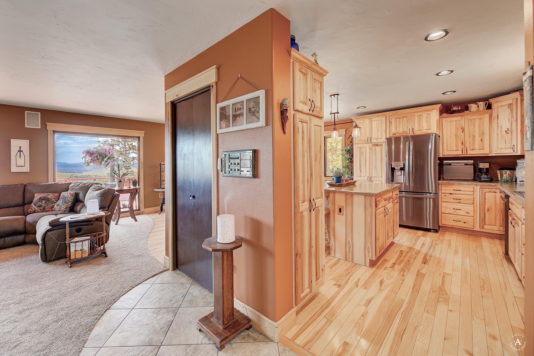 8 Big Bear Drive Property Photo 2