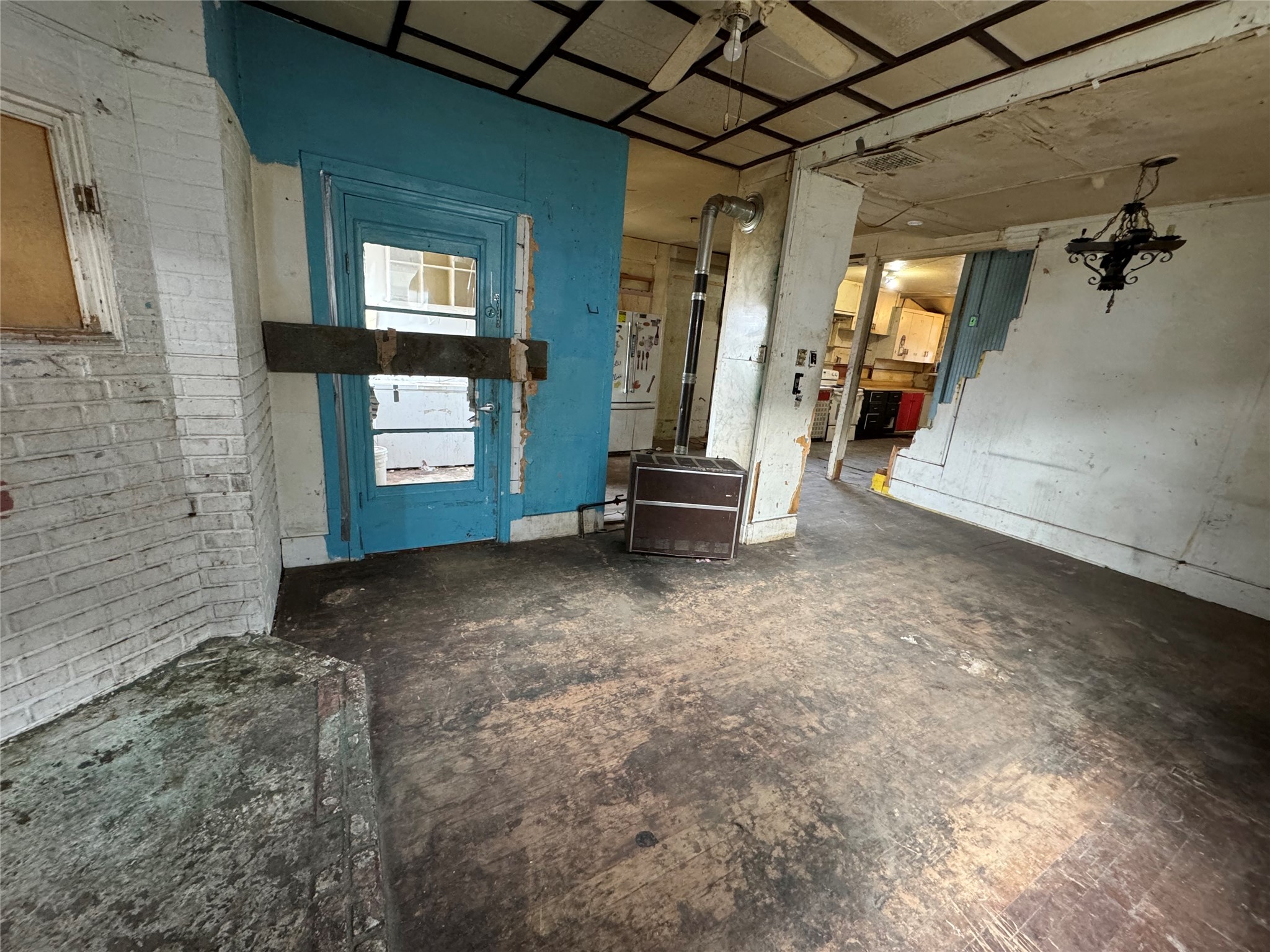703 Birch Street Property Photo 4