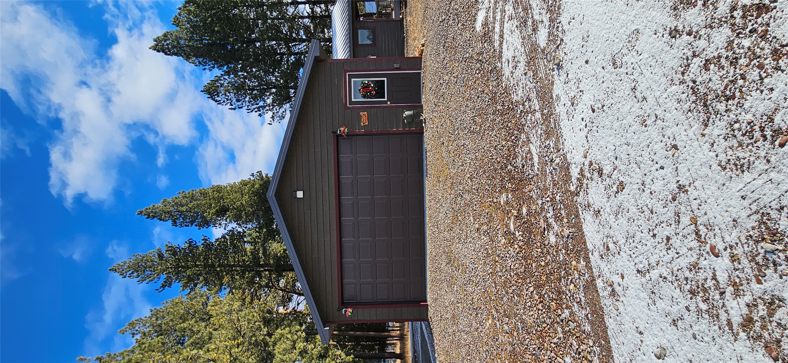 225 Center Street Property Photo 4
