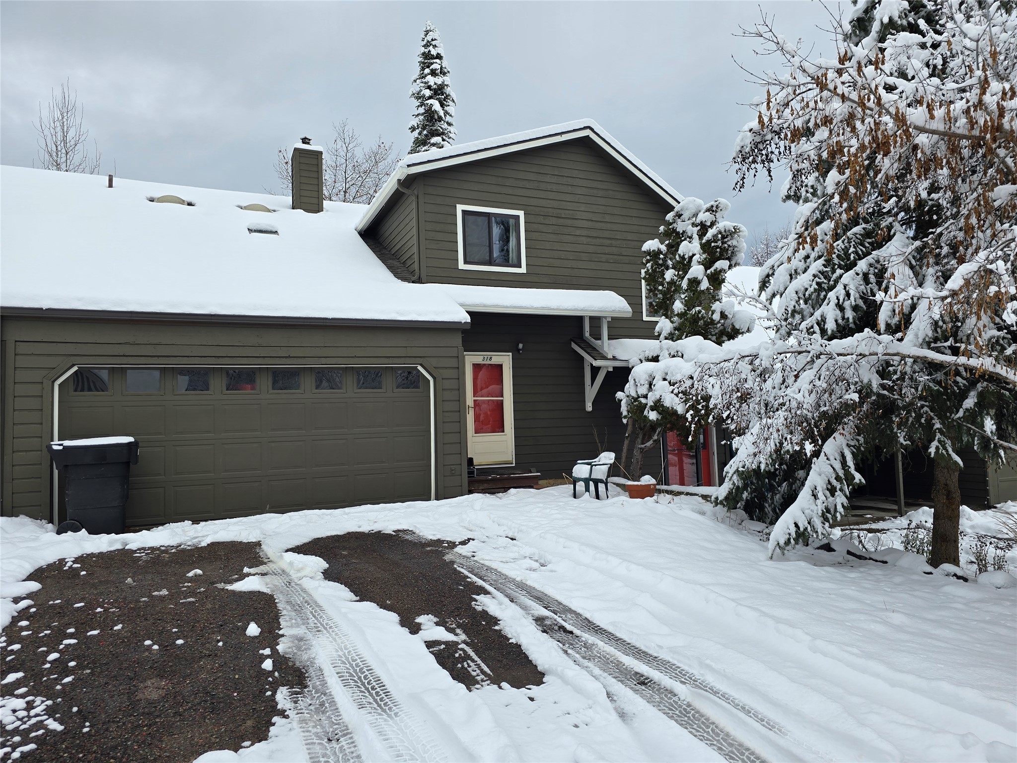 318 6th Street W Property Photo