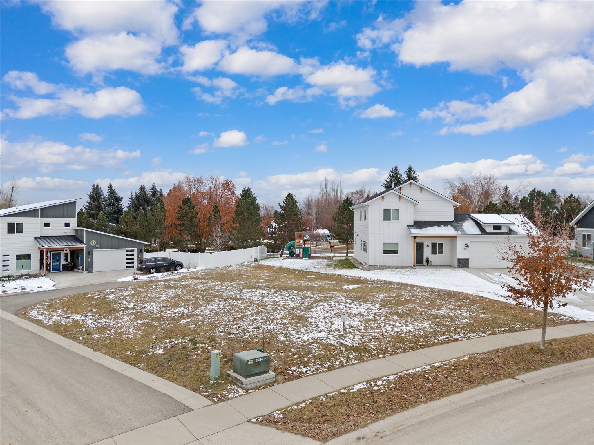 211 Triple Creek Drive Property Photo 4