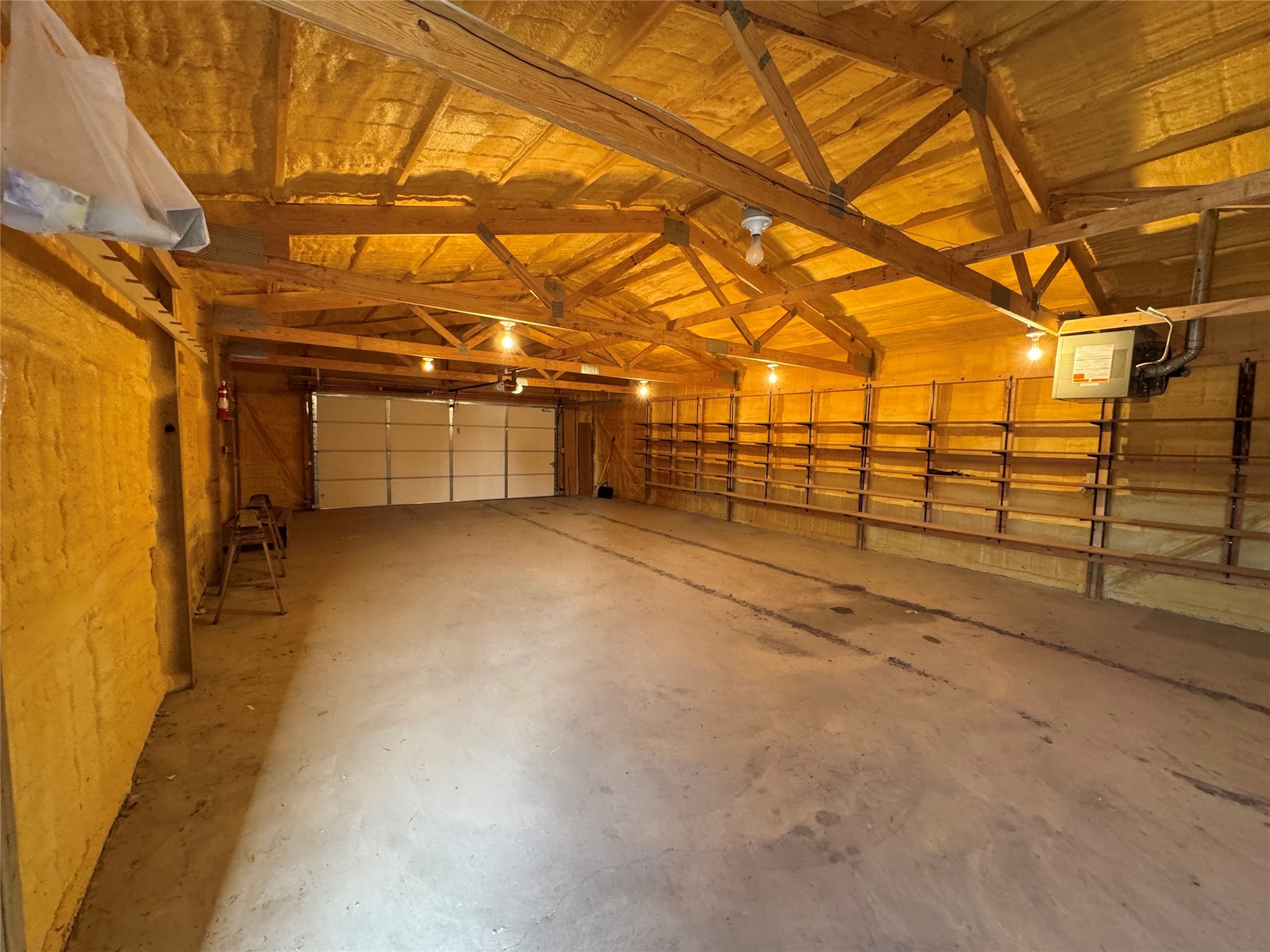 25 Main Street W Property Photo 8