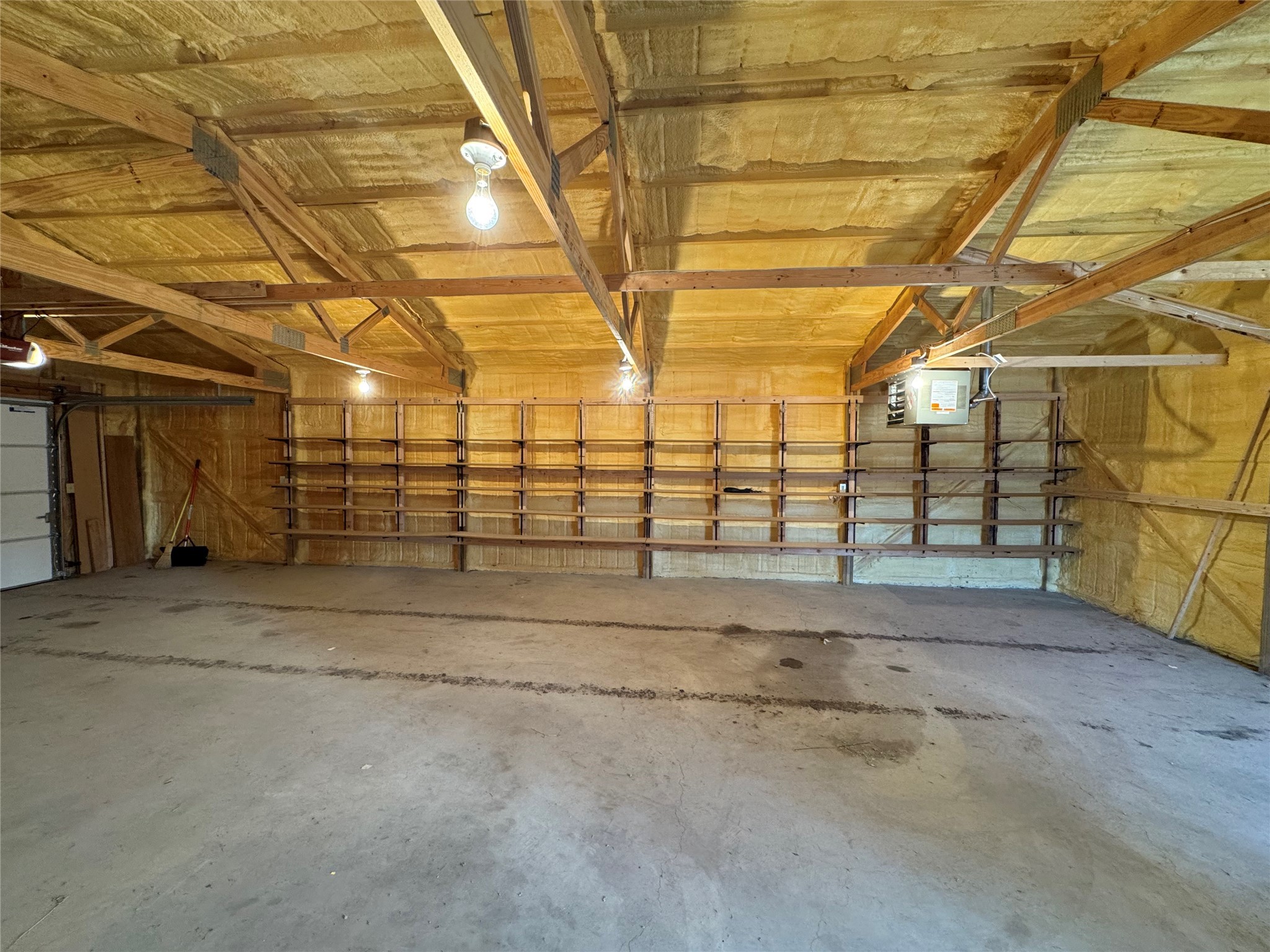 25 Main Street W Property Photo 11