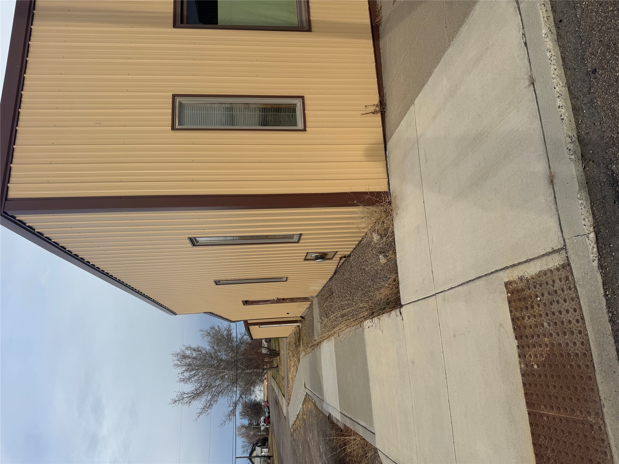 25 Main Street W Property Photo 18