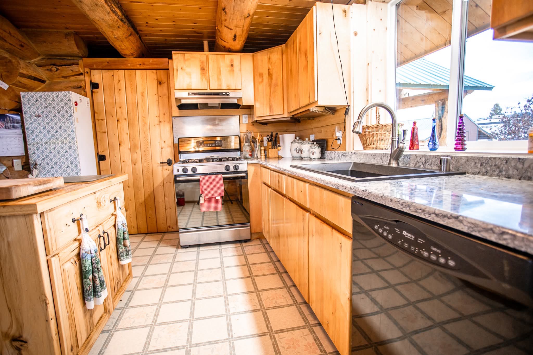 3358 Strandskov Road Property Photo 8