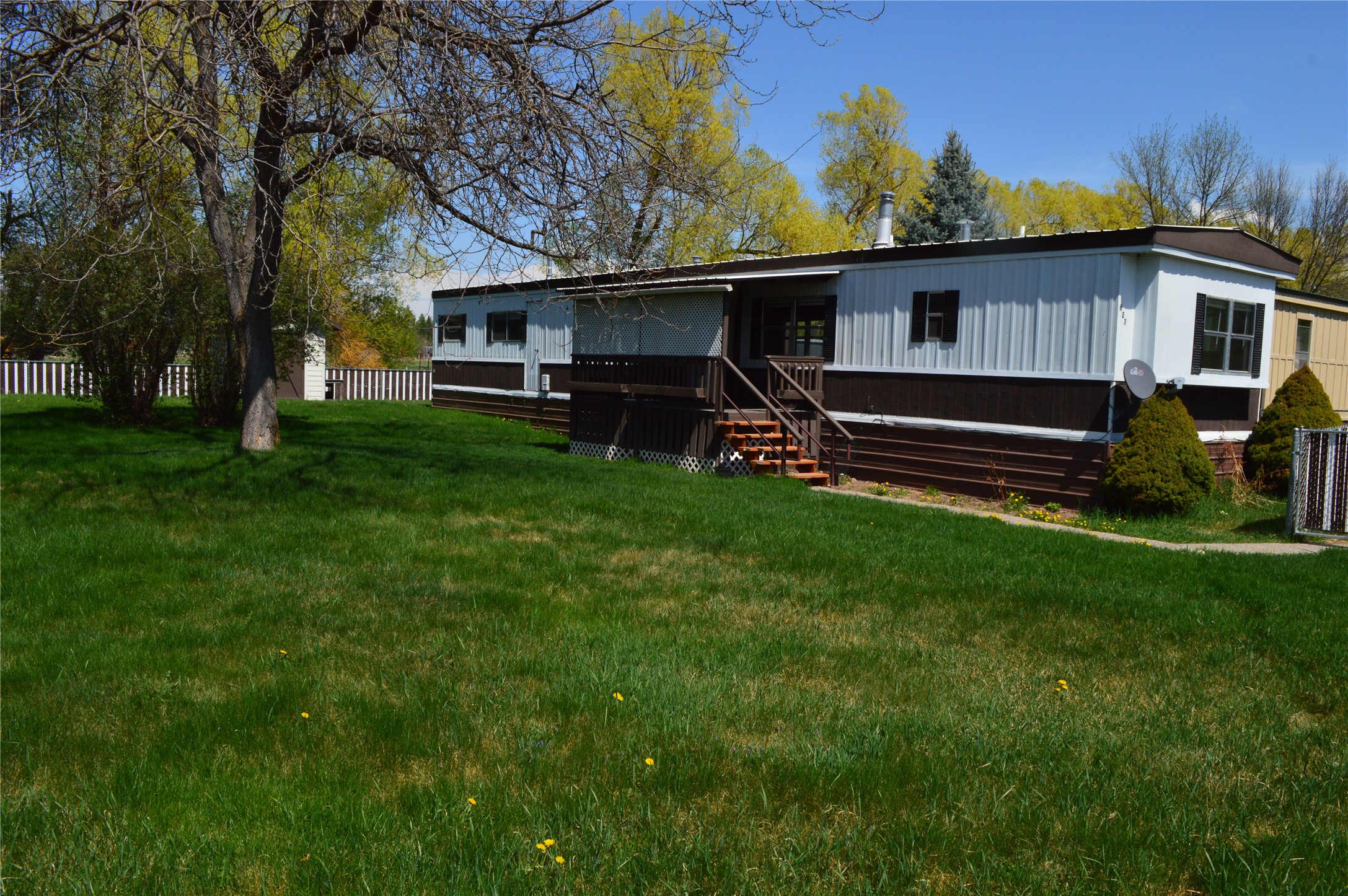 627 E Evergreen Drive Property Photo 1