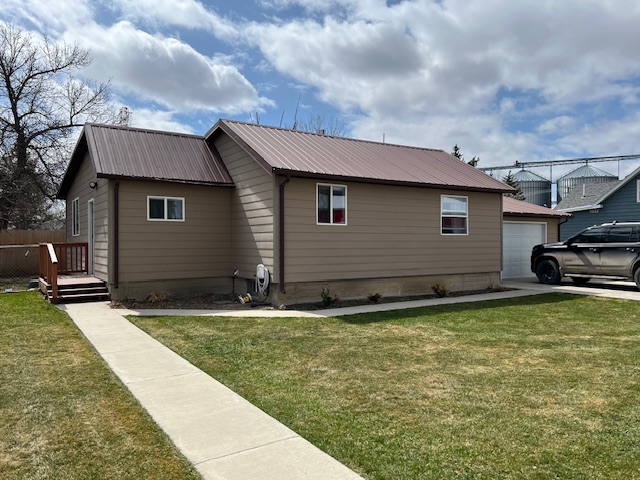 420 1st Avenue S Property Photo