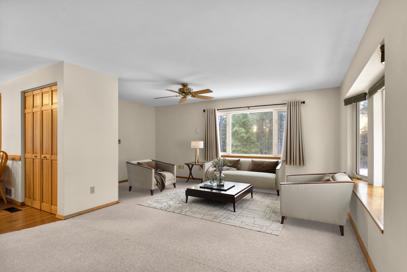 1341 N Prairie View Road Property Photo 15