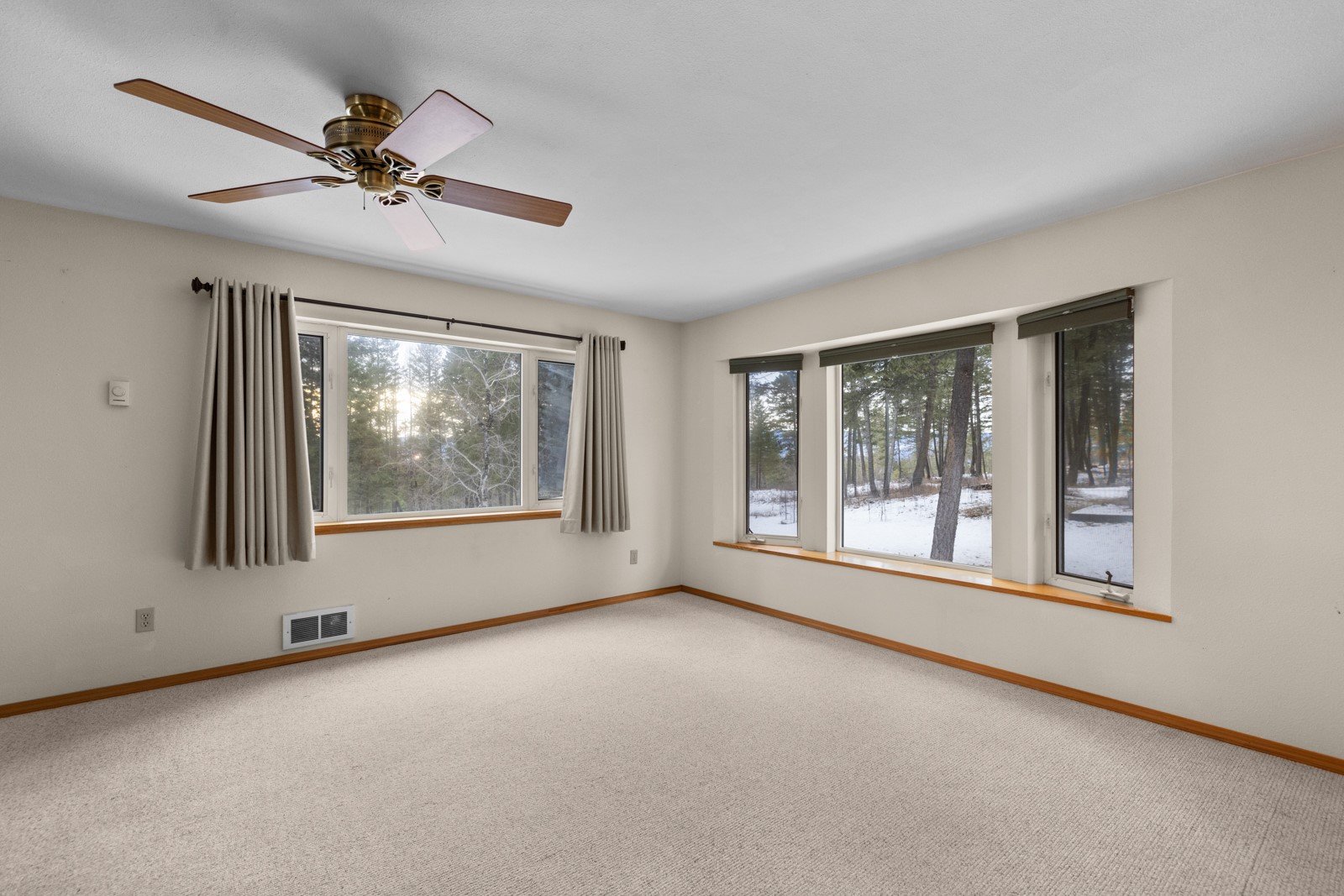 1341 N Prairie View Road Property Photo 18