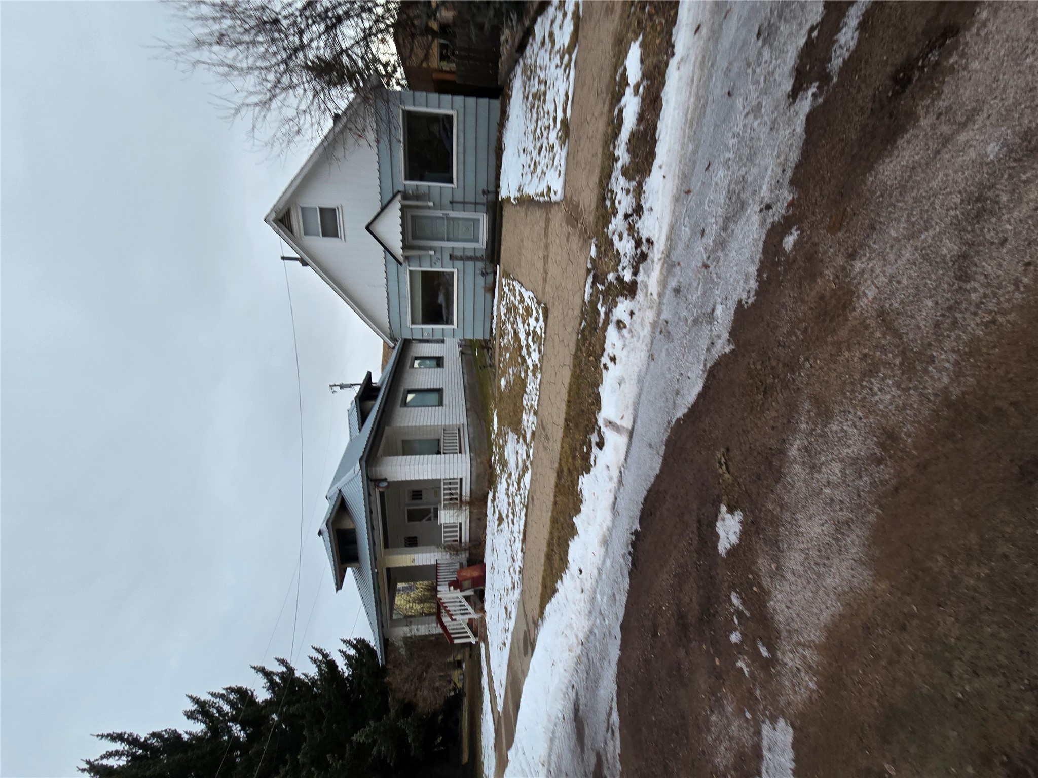 412 W Broadway Street Property Photo 1